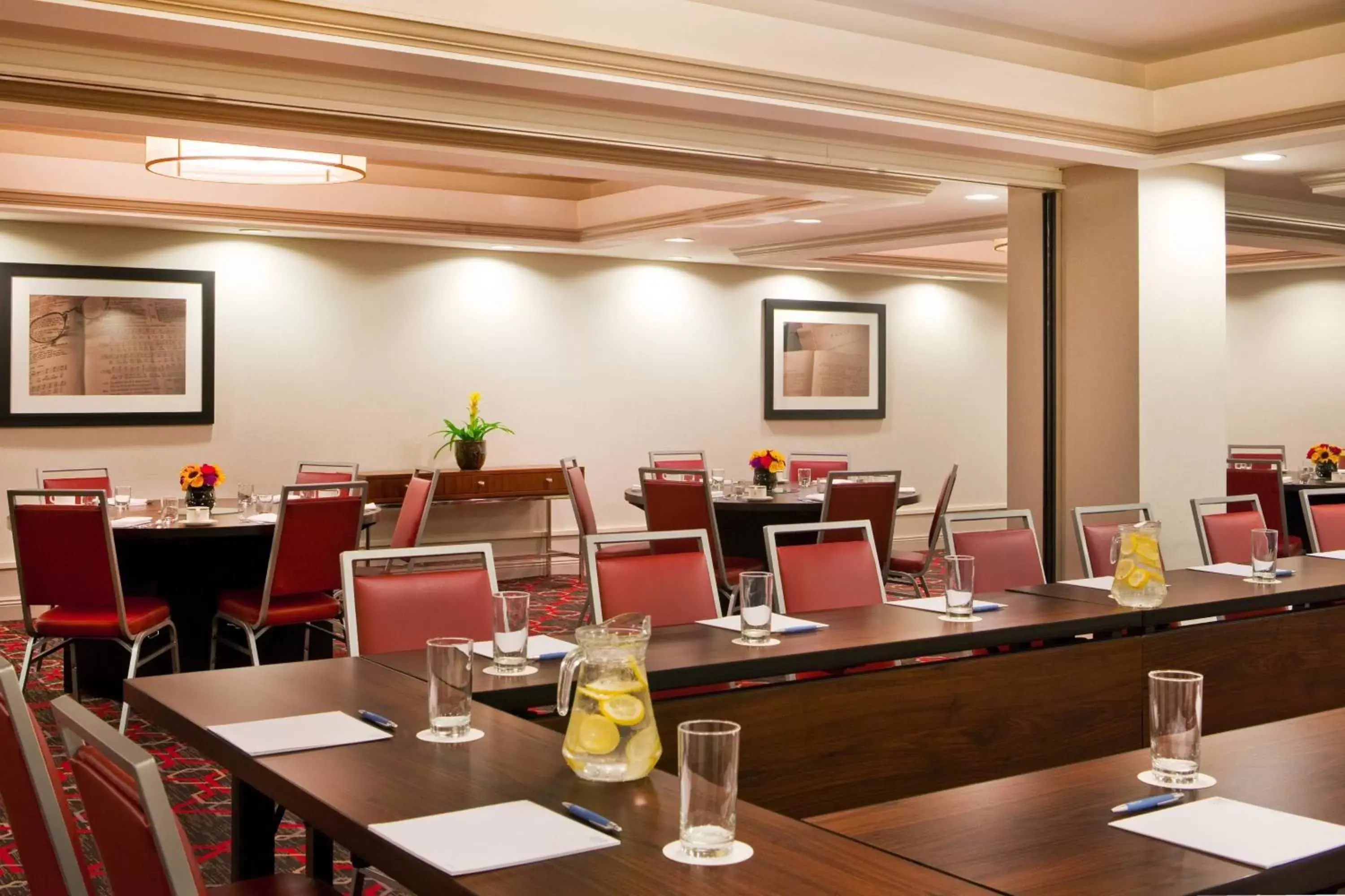 Meeting/conference room, Restaurant/Places to Eat in Four Points by Sheraton French Quarter