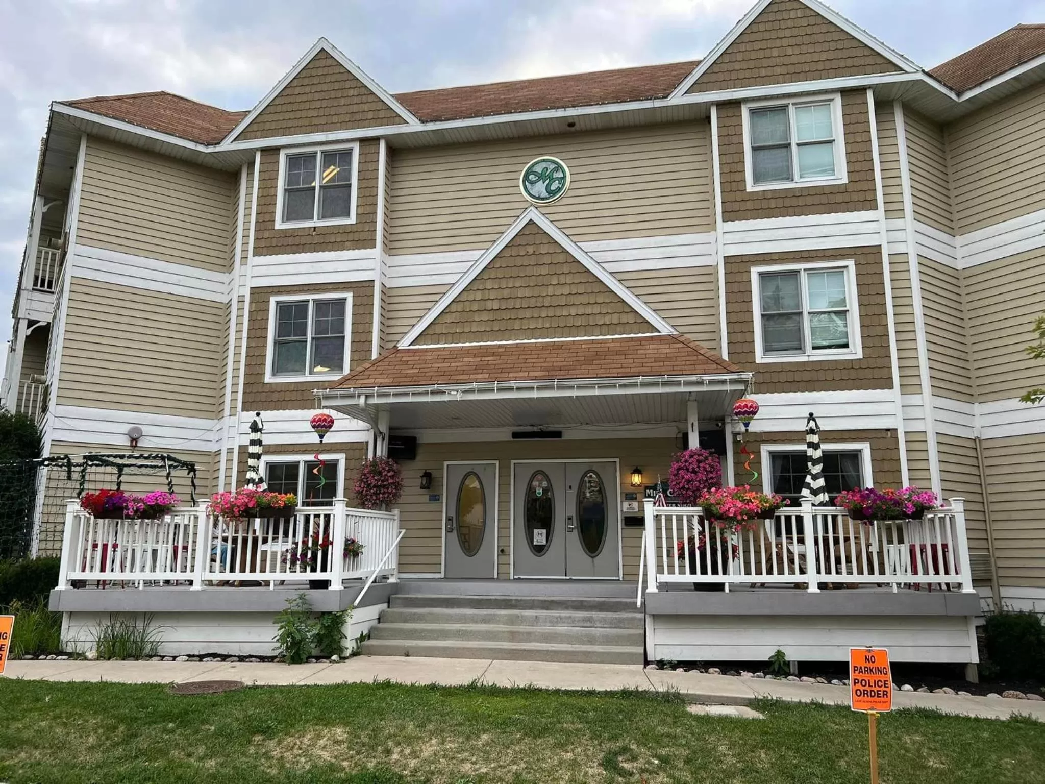 Property Building in Mill Creek Hotel