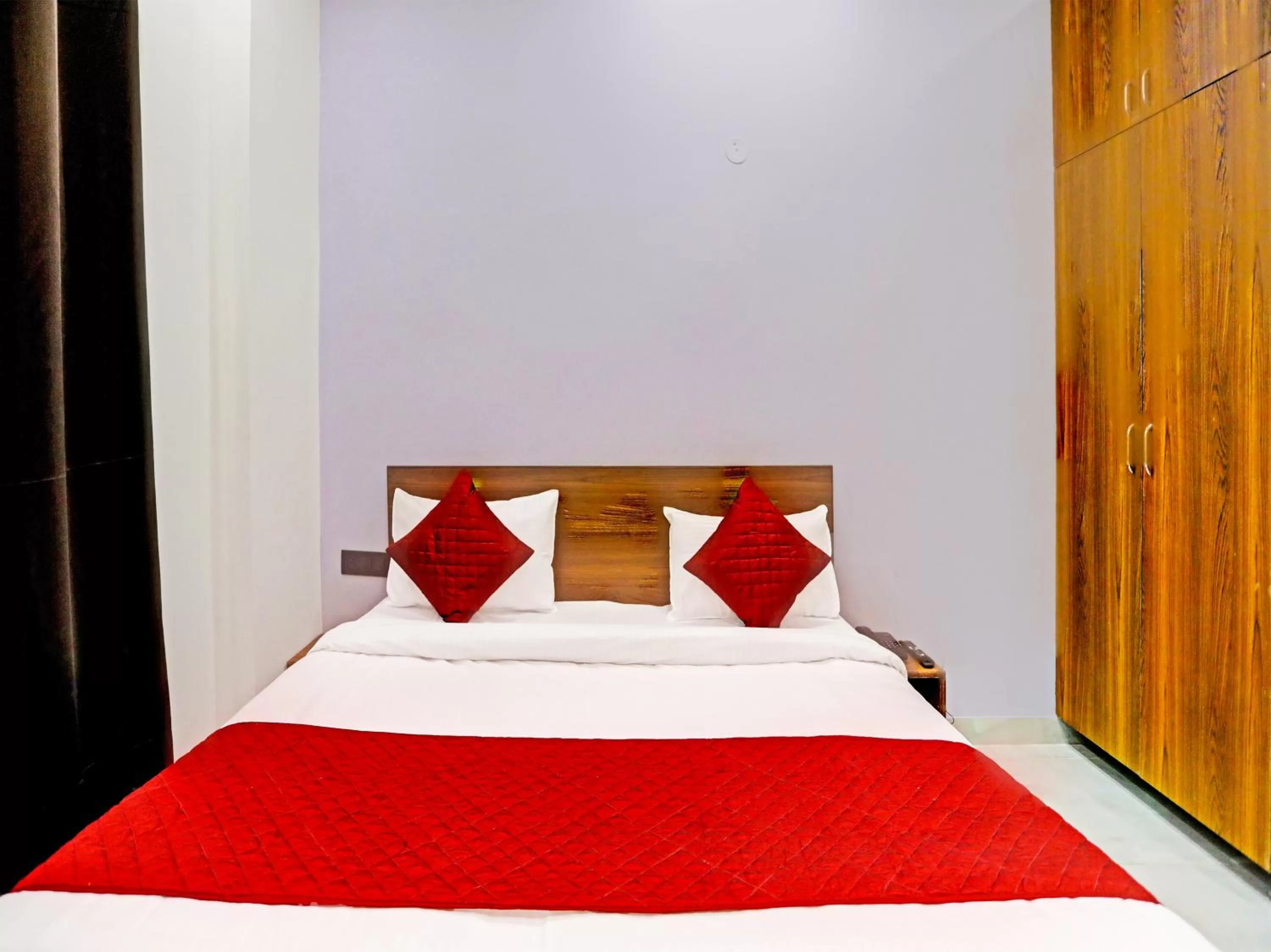 Bedroom, Bed in Hotel Golden Admire - Couple Friendly Hotel Noida Sector - 56