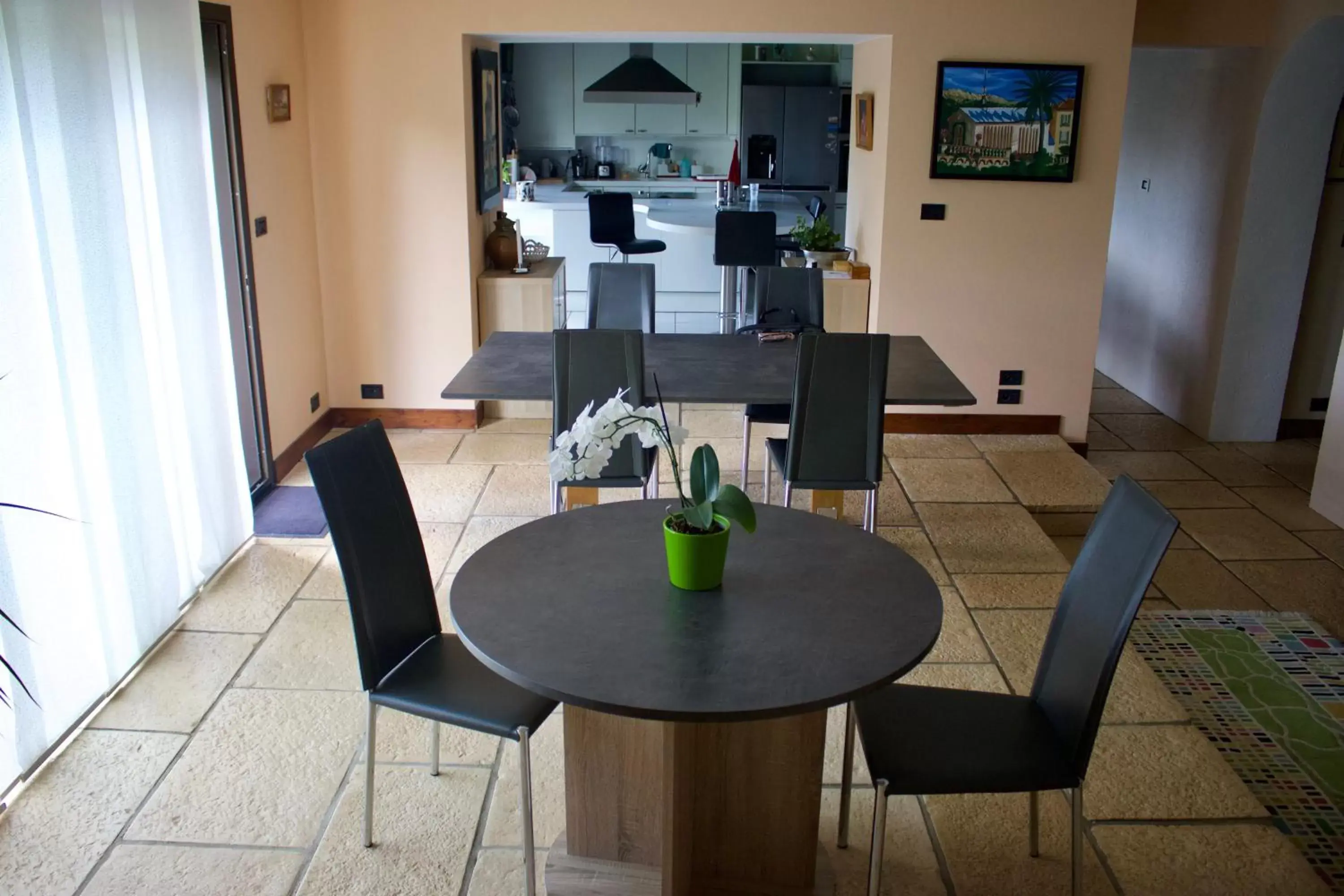 Dining Area in Au lavoir du Serein "Les Écureuils"