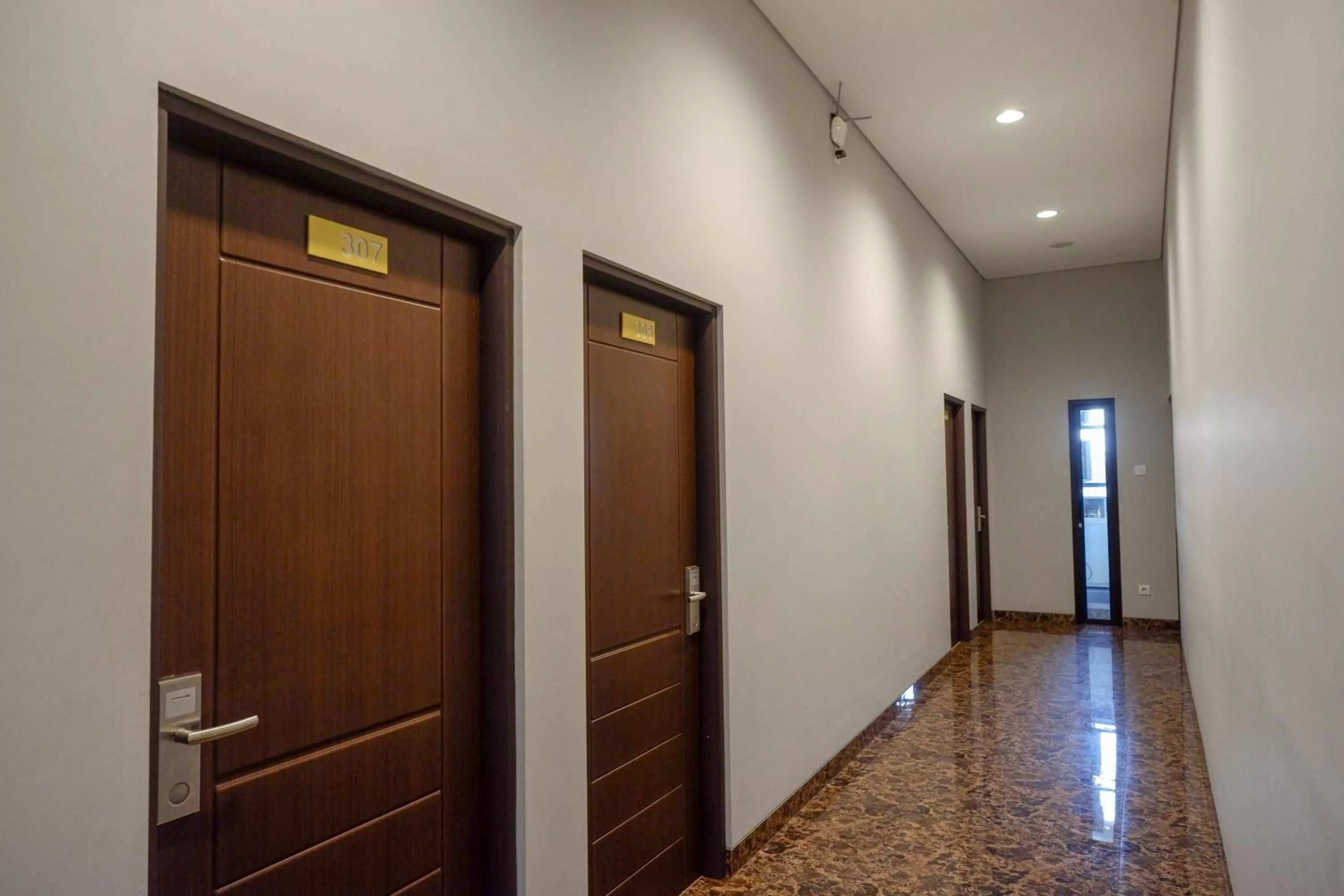 Property building in Sans Hotel Empress Simpang Lima