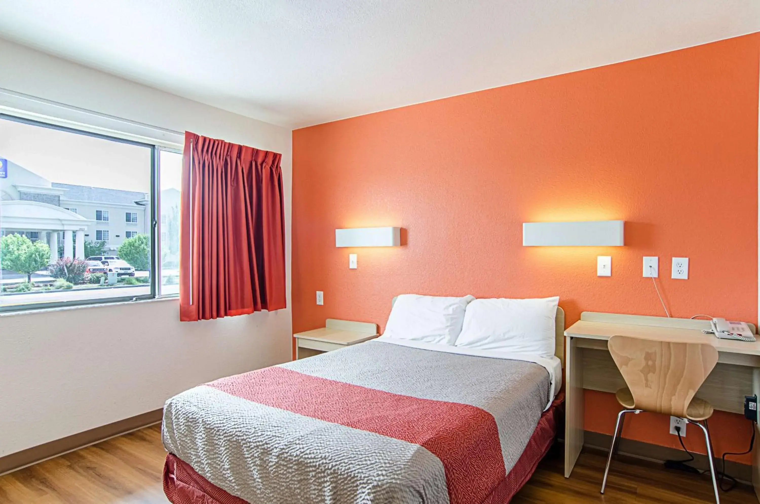 Queen Room - Disability Access in Motel 6-Rock Springs, WY Queen Room - Disability Access in Motel 6-Rock Springs, WY