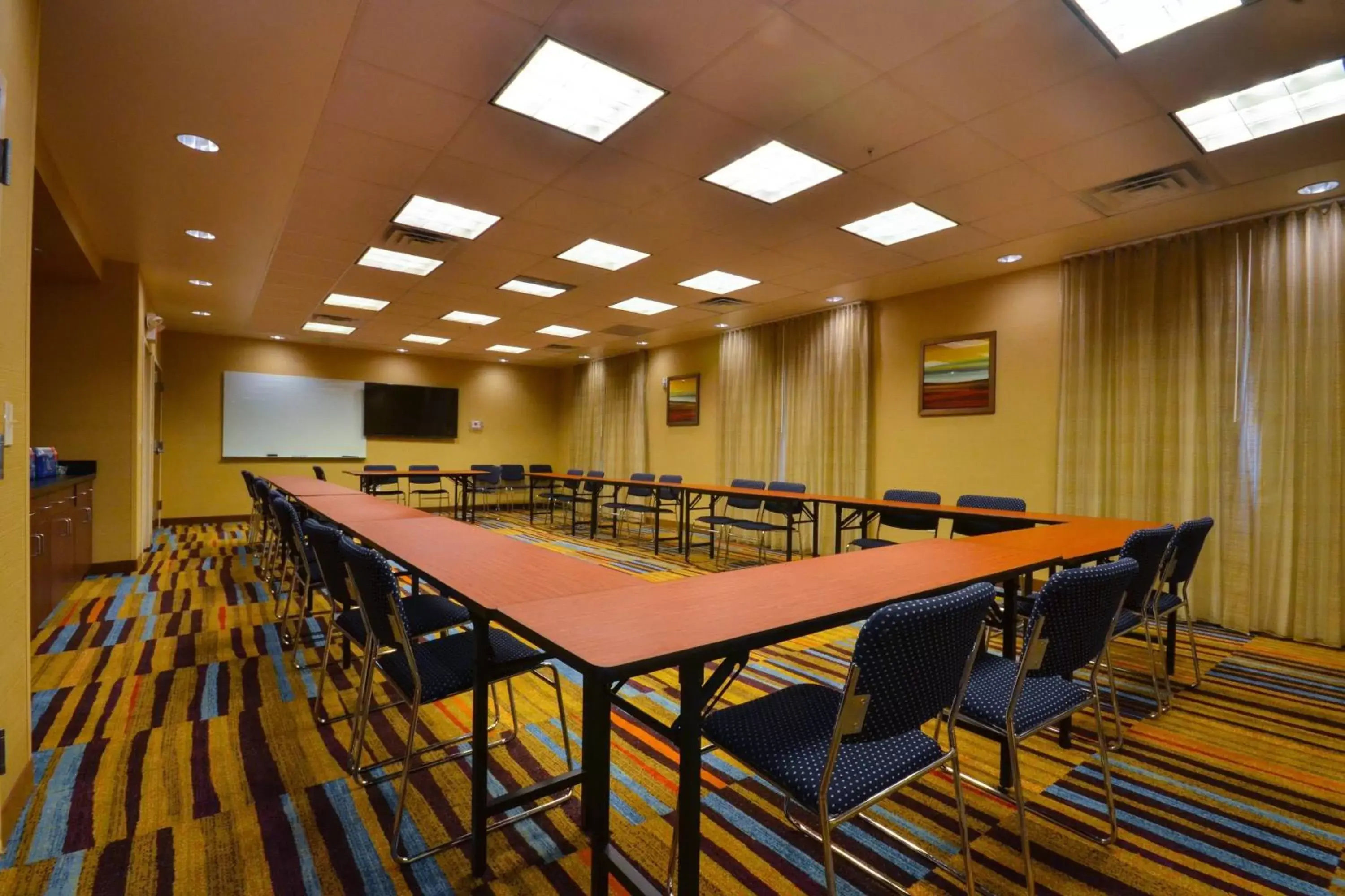 Meeting/conference room in Fairfield Inn & Suites by Marriott St. Louis Pontoon Beach/Granite City, IL