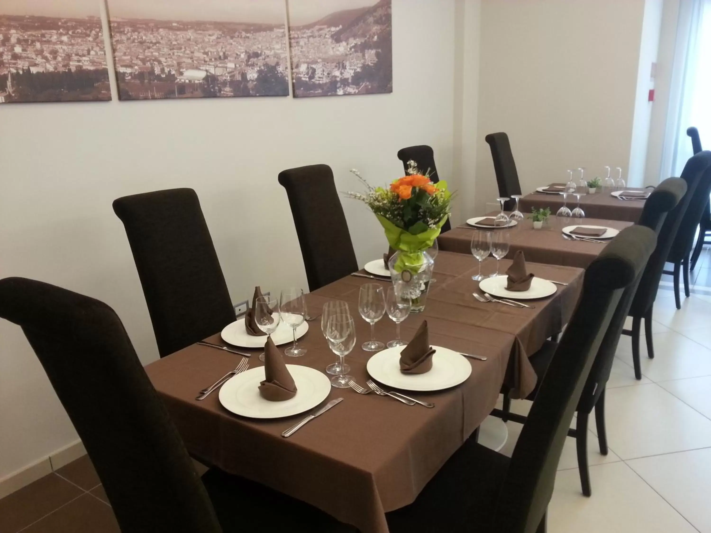 Banquet/Function facilities, Restaurant/Places to Eat in Hotel Fini