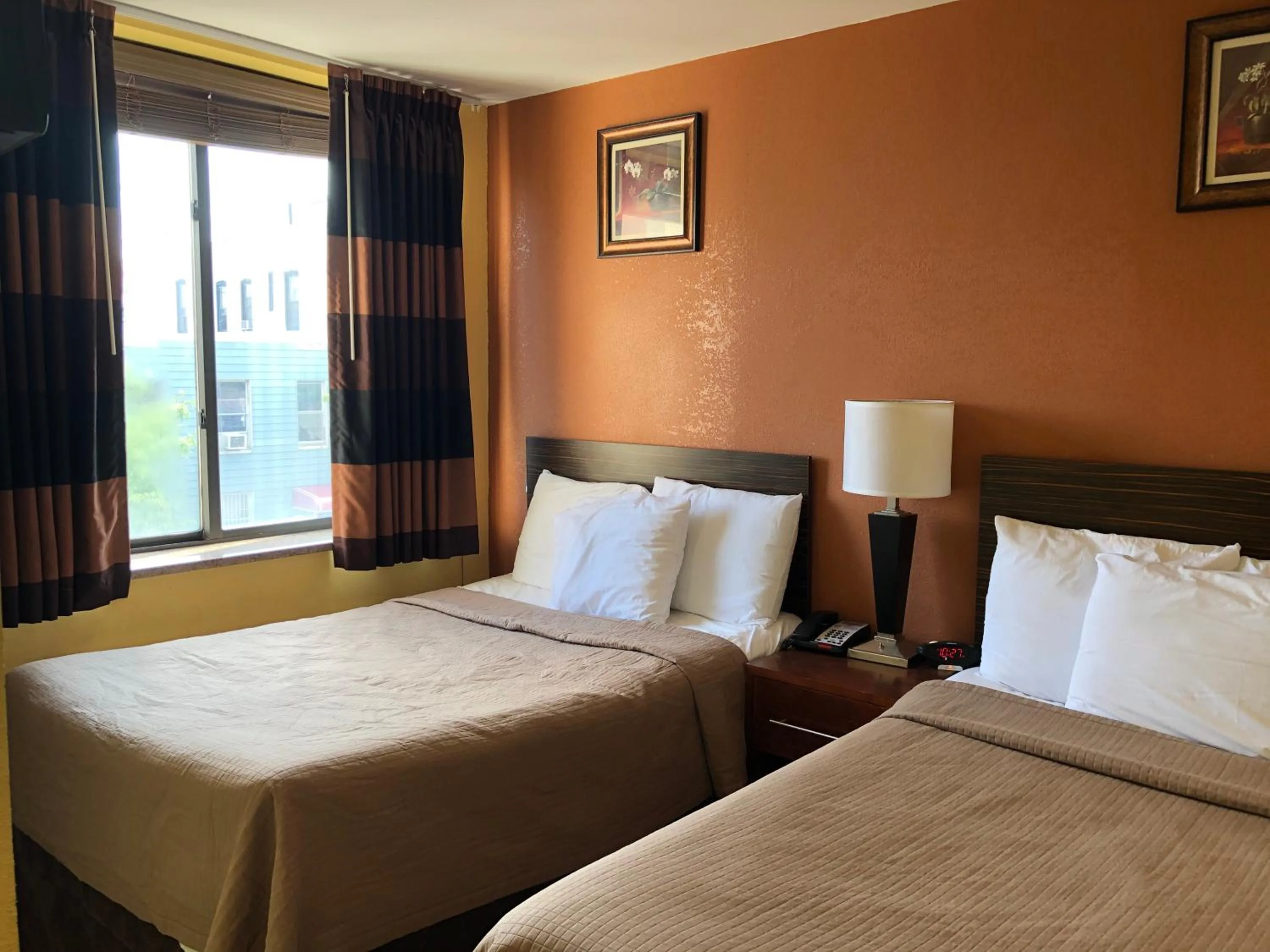 Property building, Bed in The Vue Express @ 39th Street