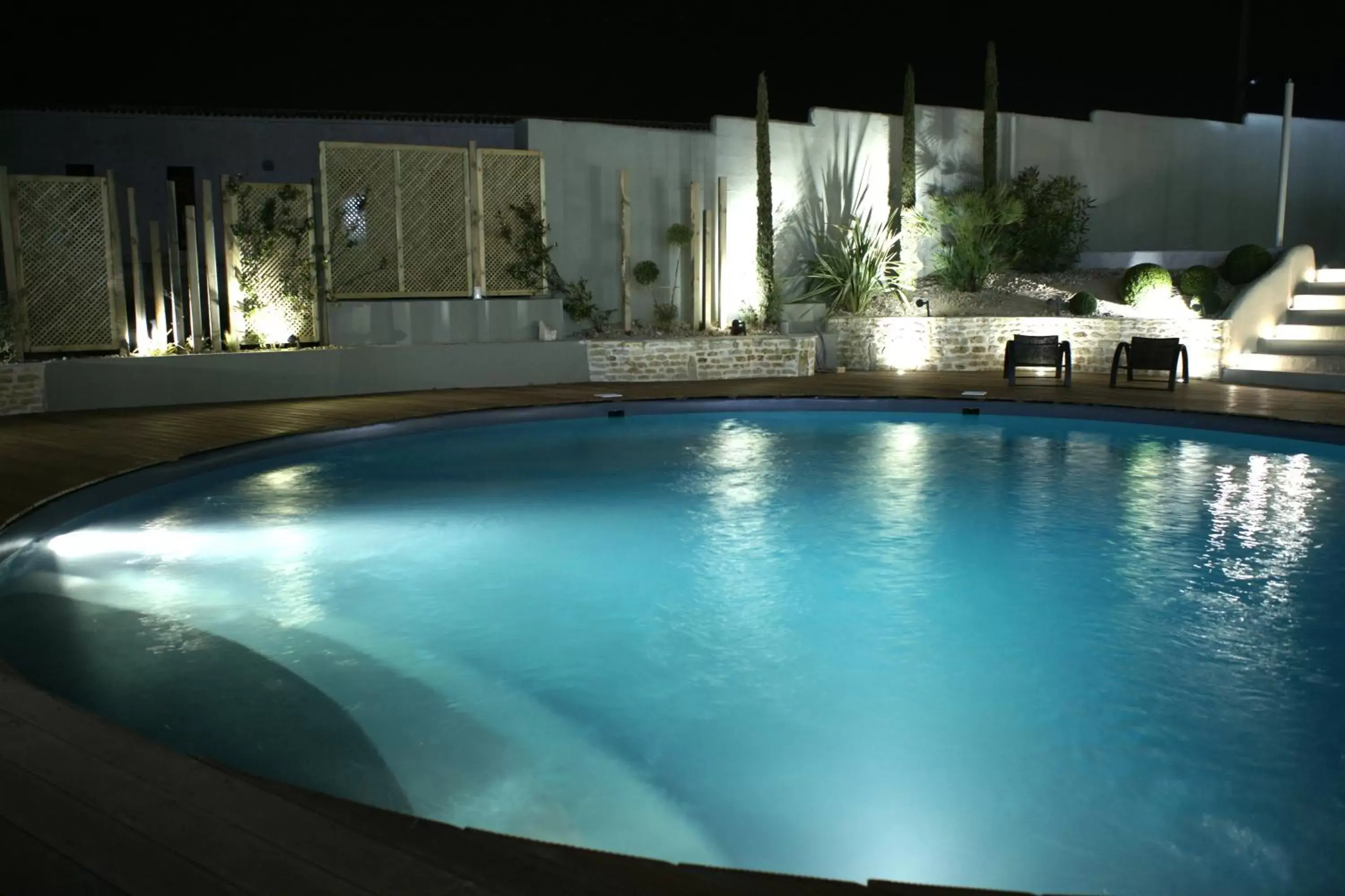 Patio, Swimming Pool in The Originals Boutique, Hôtel La Grange, Niort (Qualys-Hotel)