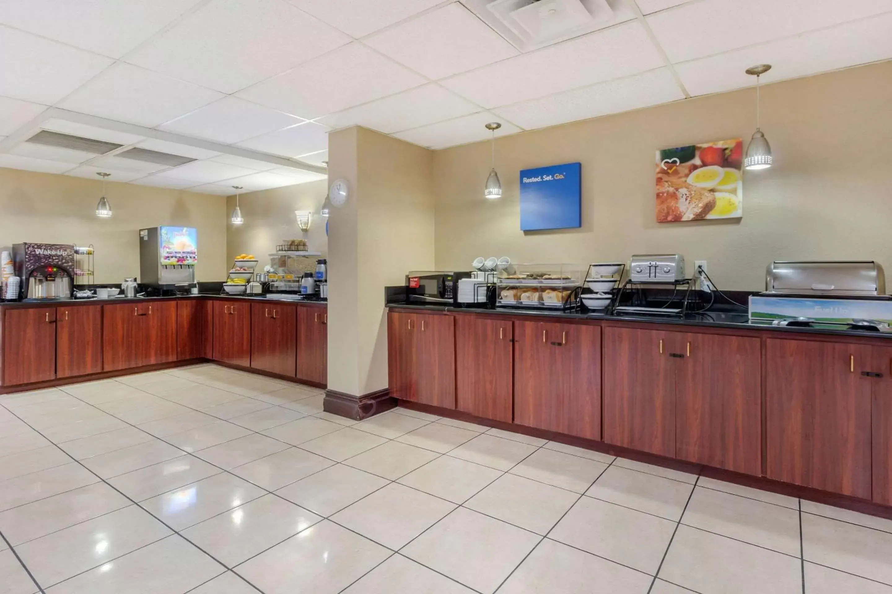 Restaurant/Places to Eat in Comfort Inn St Petersburg North