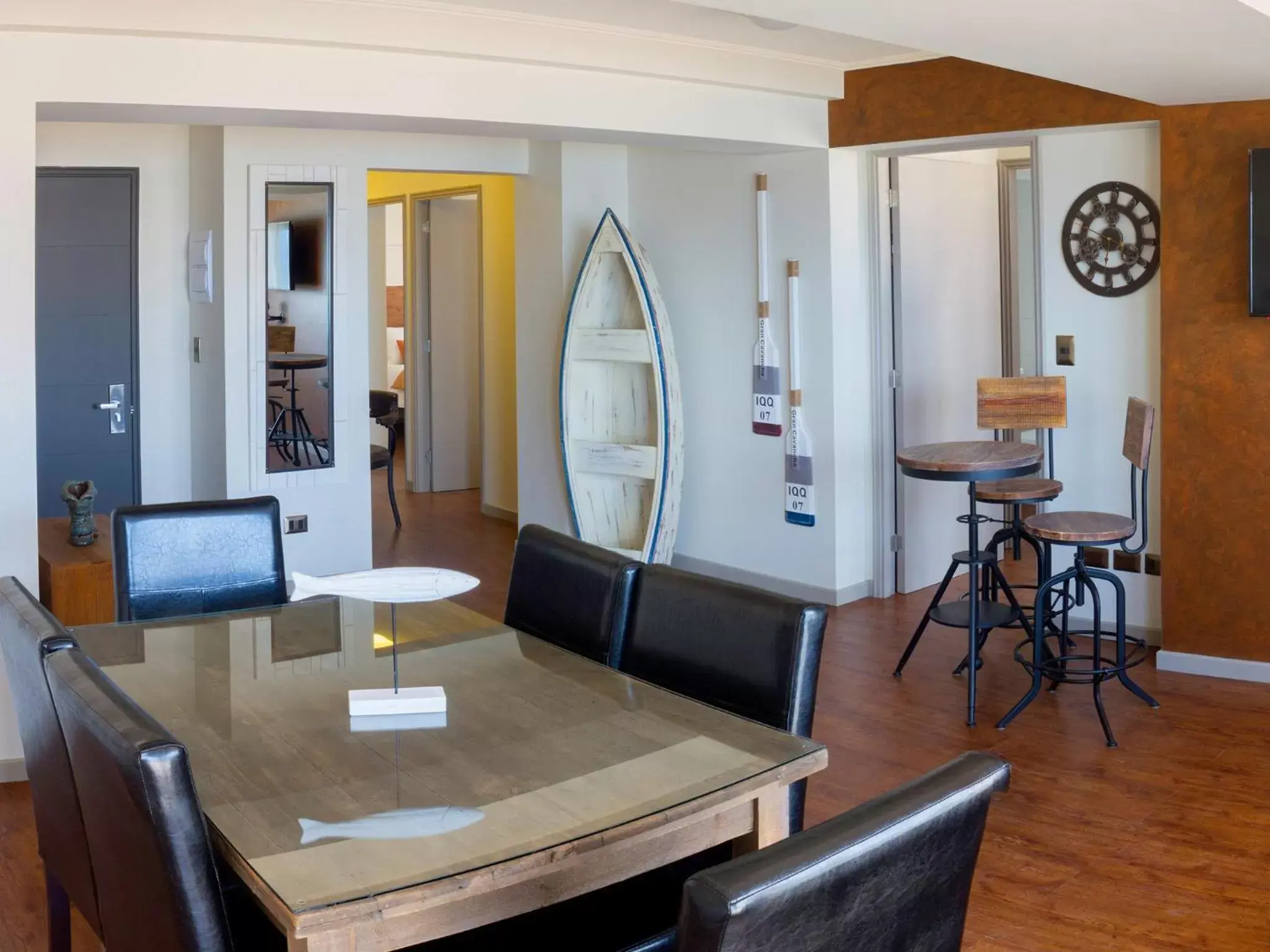 Photo of the whole room, Dining Area in Gran Cavancha Hotel & Apartment