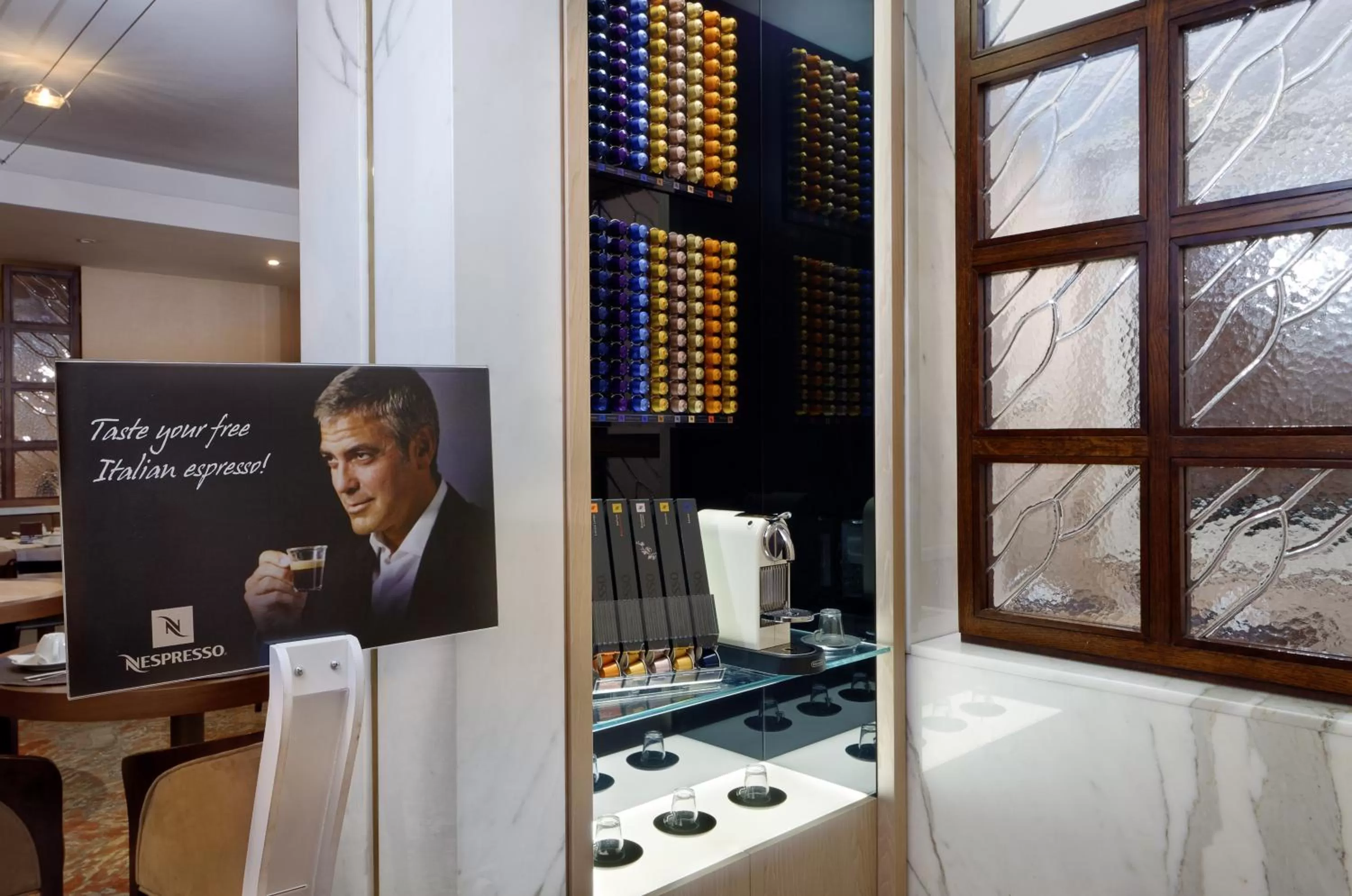 Communal lounge/ TV room in Best Western Hotel Piccadilly