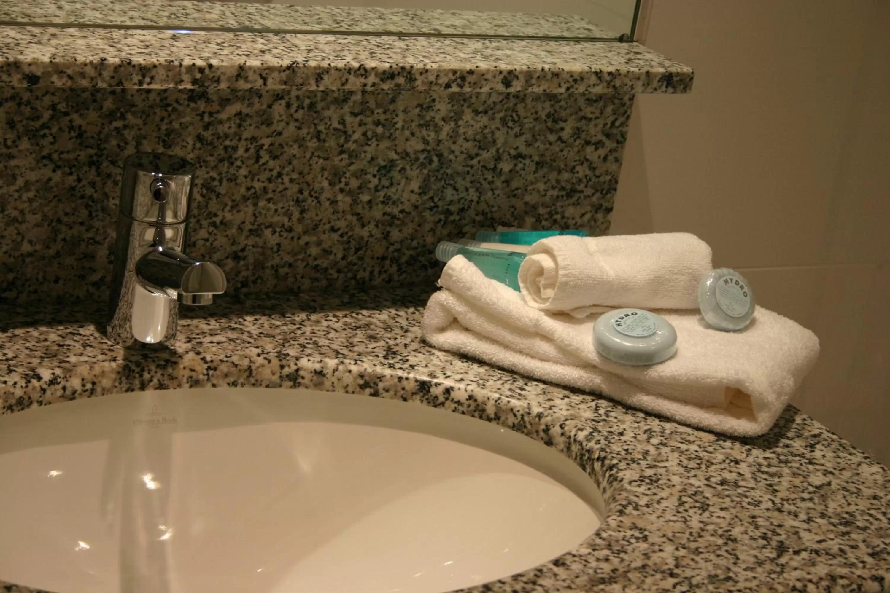 Standard King Room with Mini-bar in Holiday Inn Bordeaux Sud - Pessac by IHG