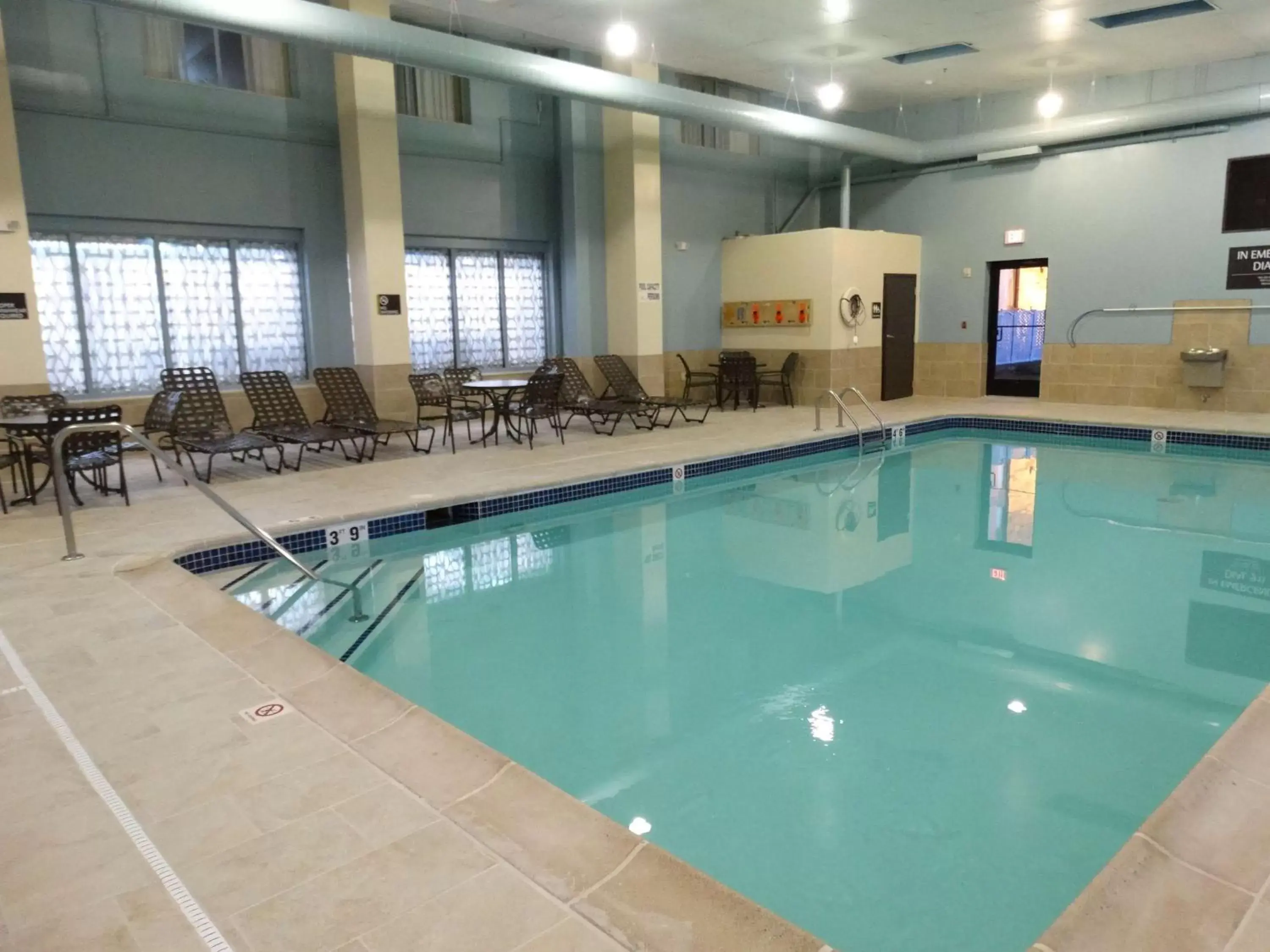On site, Swimming Pool in Best Western Warren Hotel