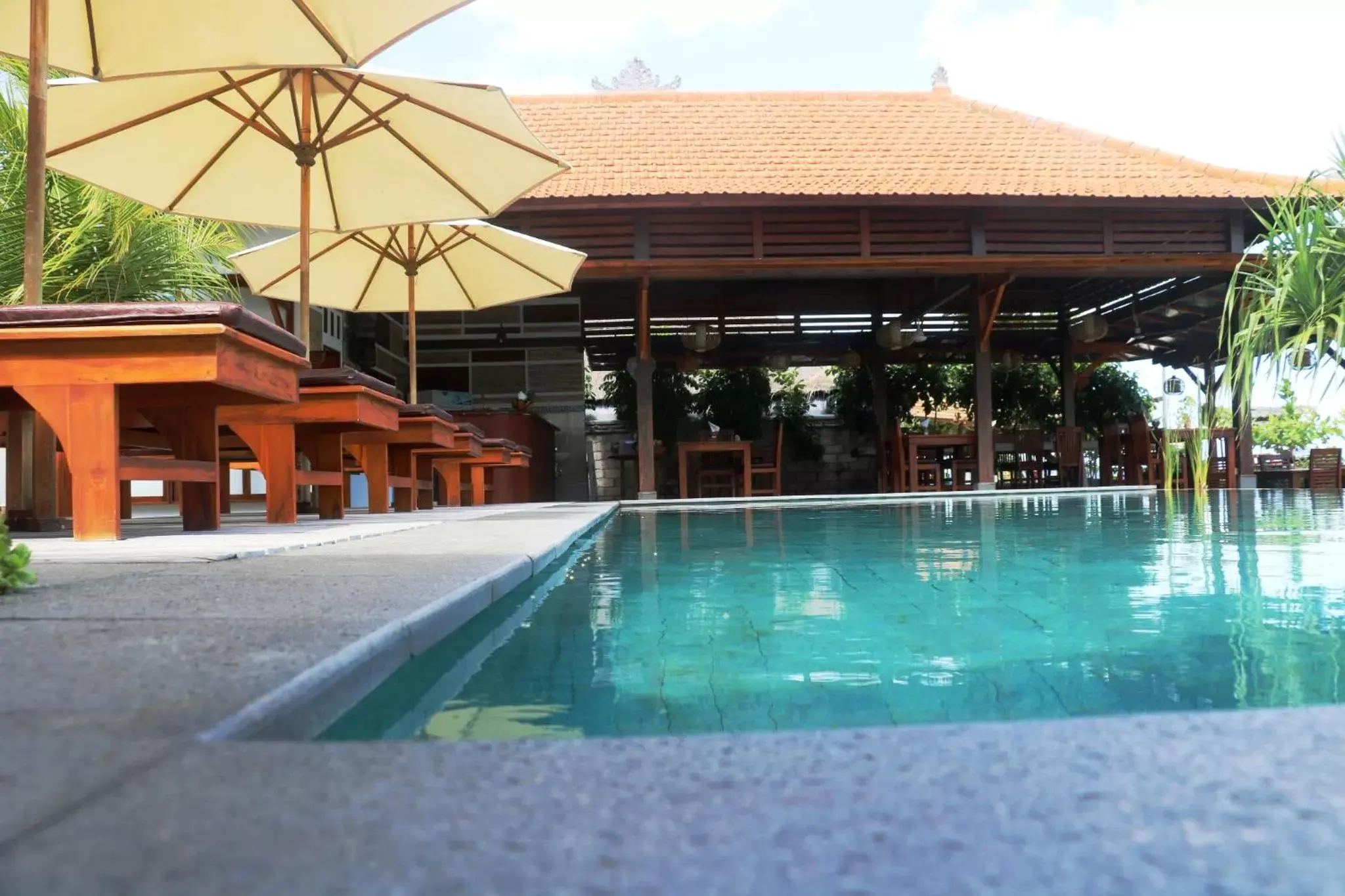 Restaurant/places to eat, Swimming Pool in Pemedal Beach Resort