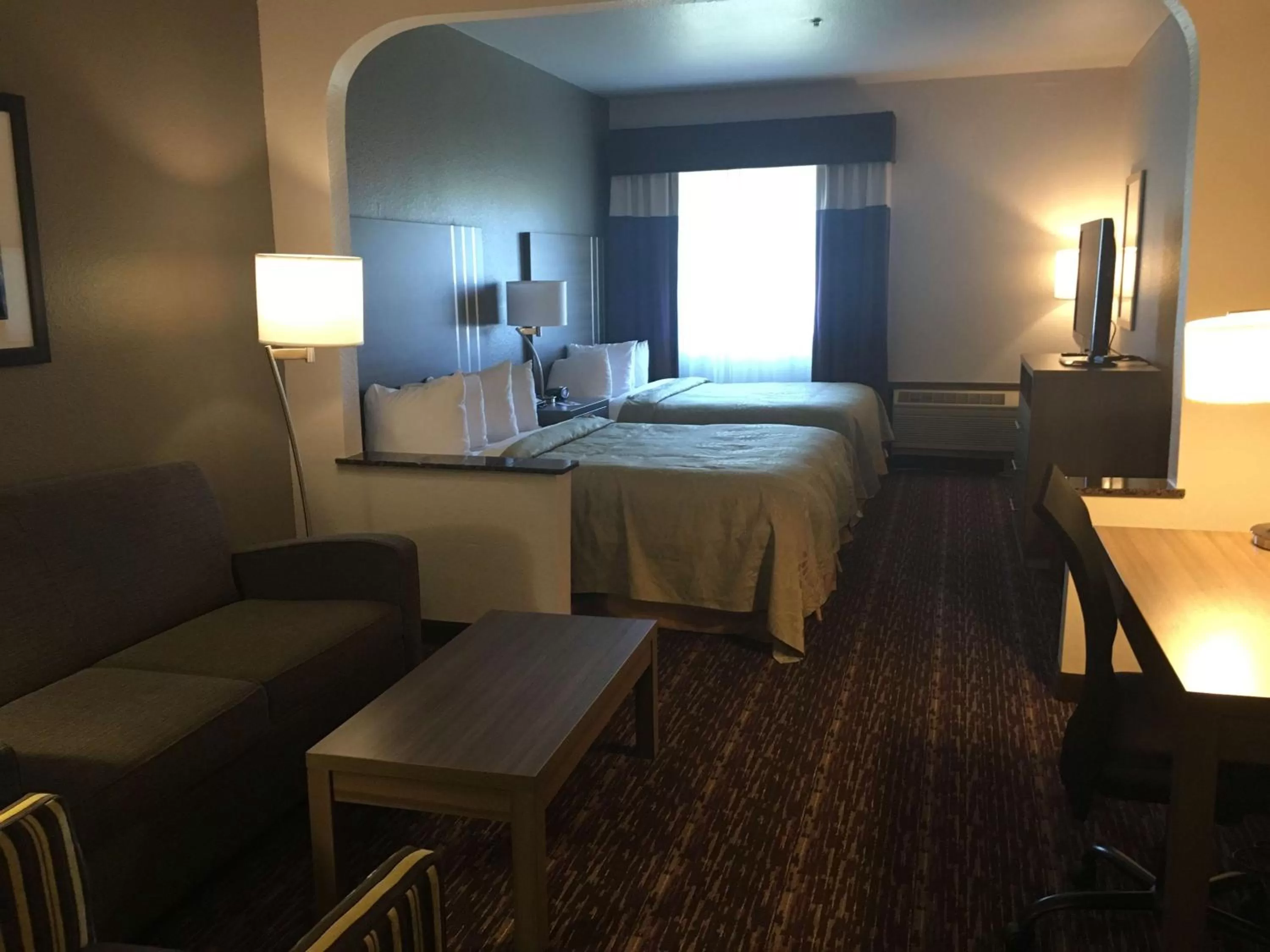 Photo of the whole room, Bed in SureStay Plus by Best Western Edmond