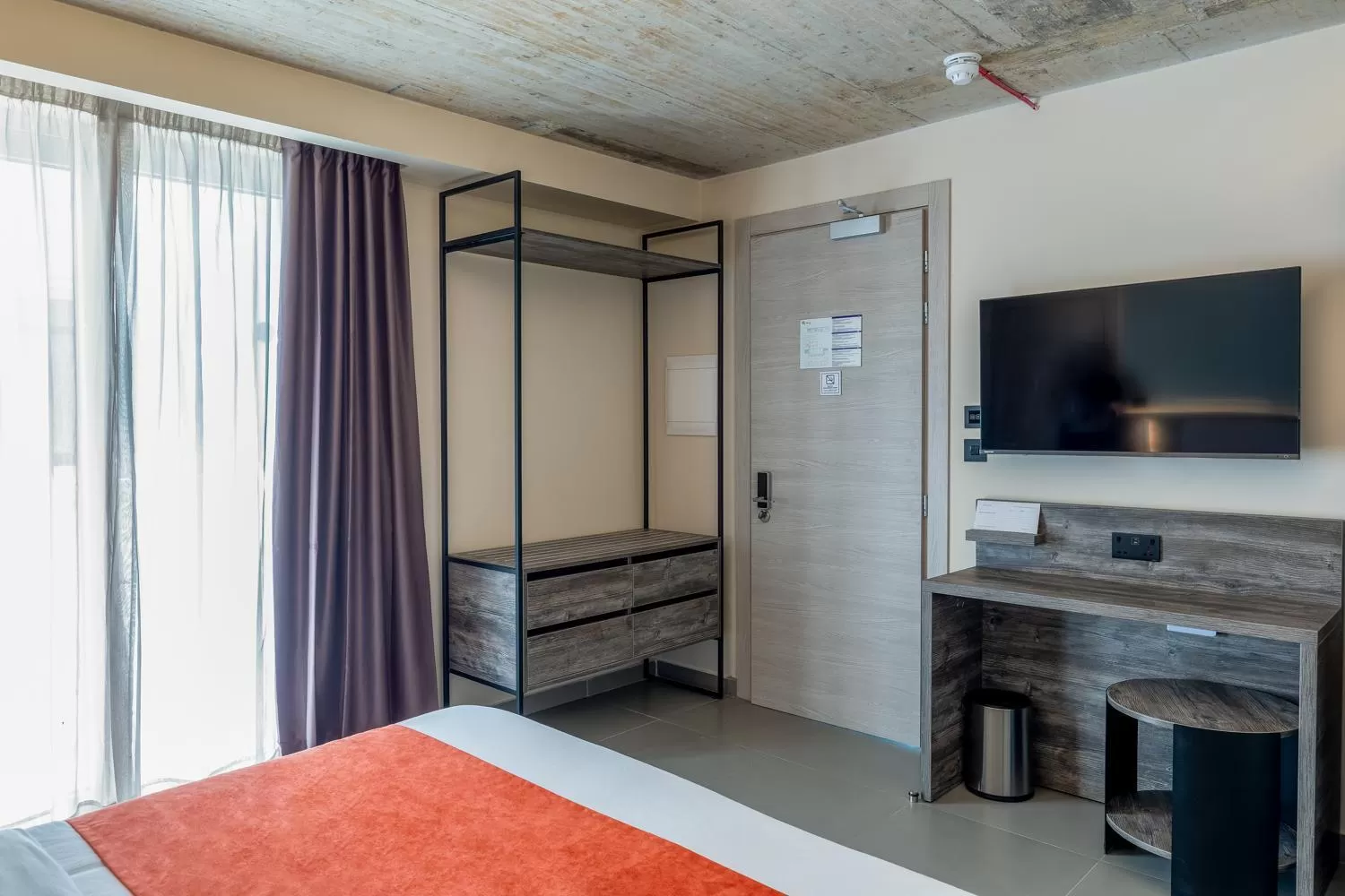 hair dresser, Bed in Alavits Hotel by ST Hotels