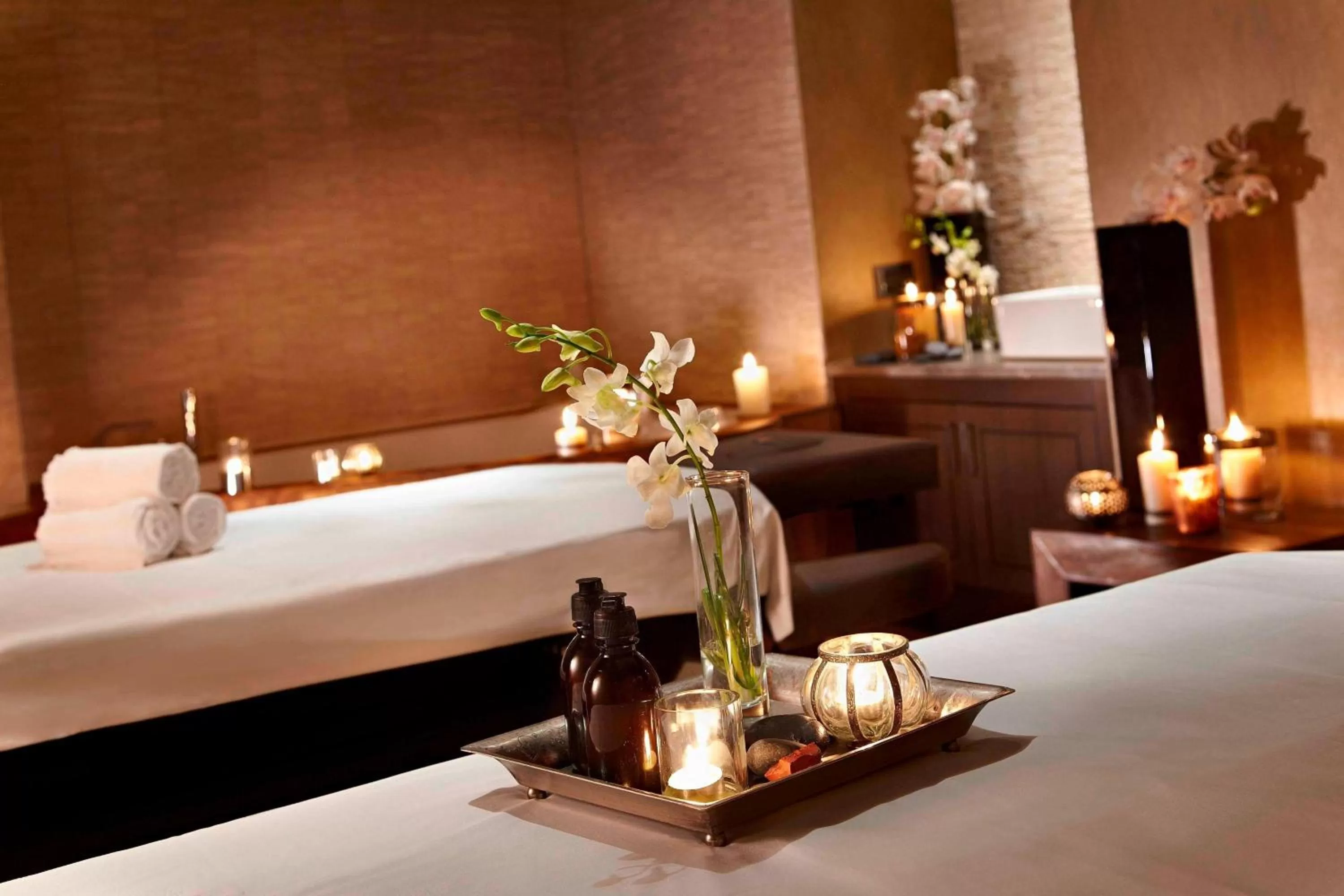 Spa and wellness centre/facilities, Bed in Renaissance Istanbul Polat Bosphorus Hotel