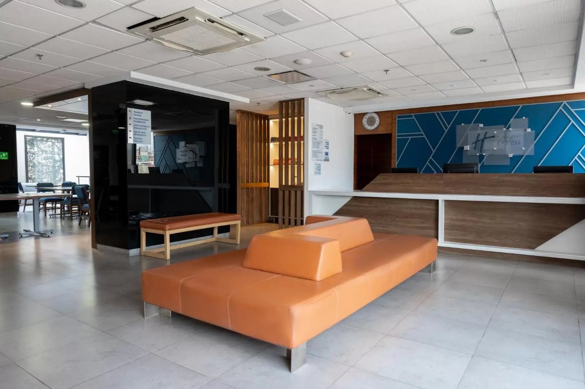 Property building in Holiday Inn Express Mexico City Satelite by IHG Property building in Holiday Inn Express Mexico City Satelite by IHG