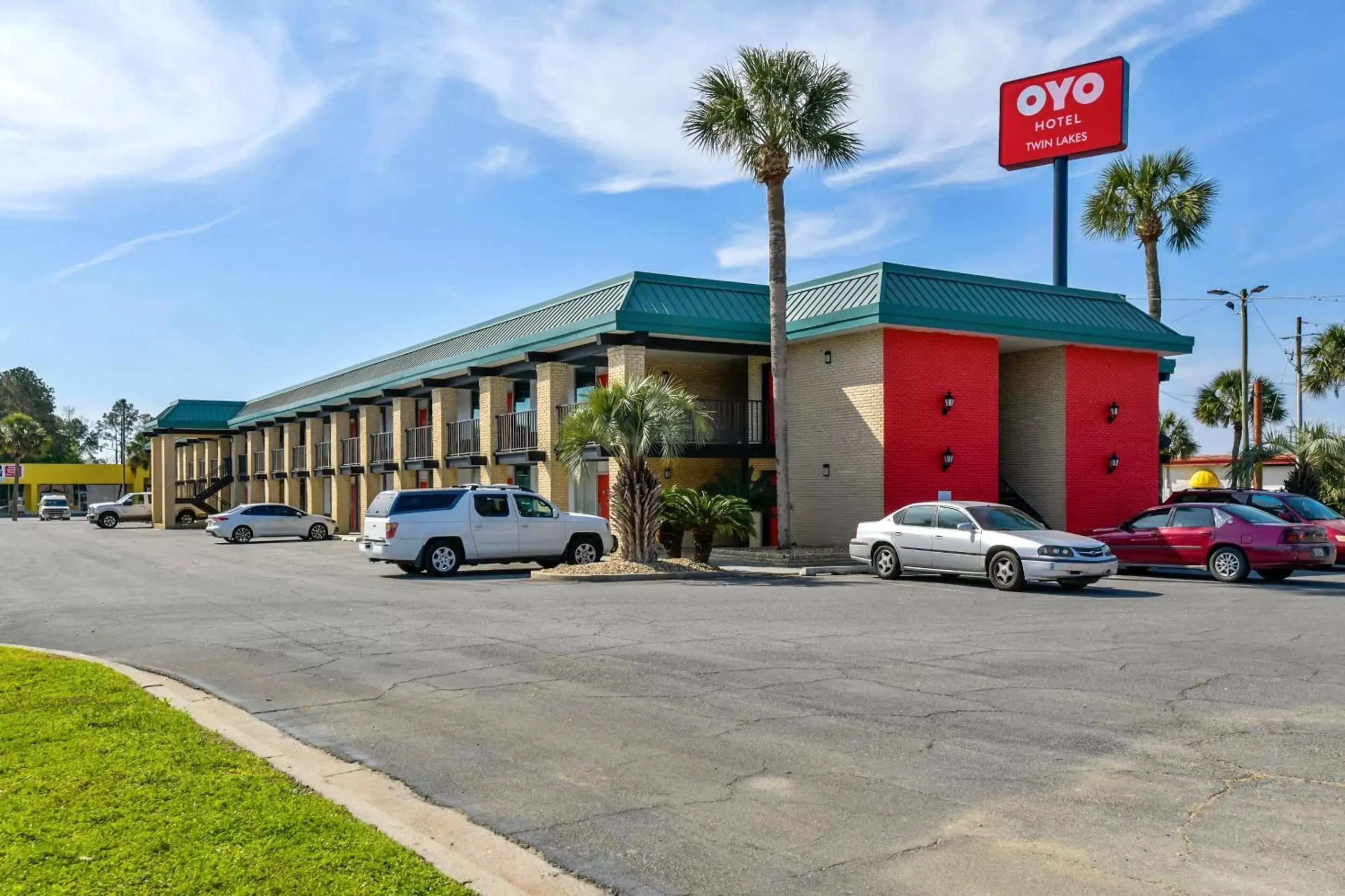 On site, Property Building in OYO Hotel Twin Lake- Lake Park Valdosta area