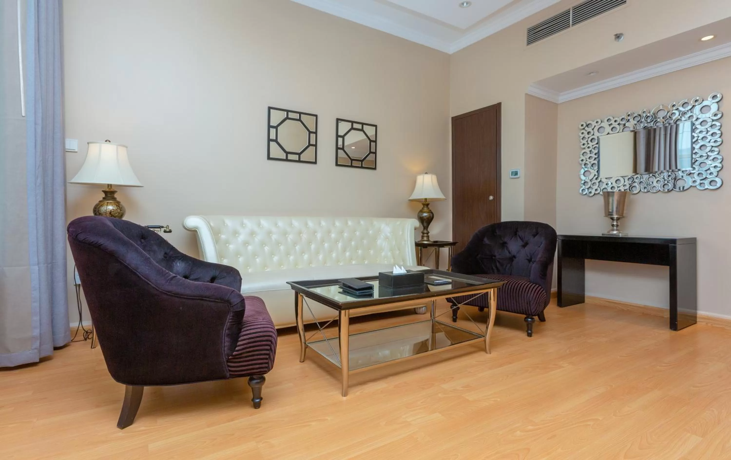Living room in Ezdan Hotel West Bay