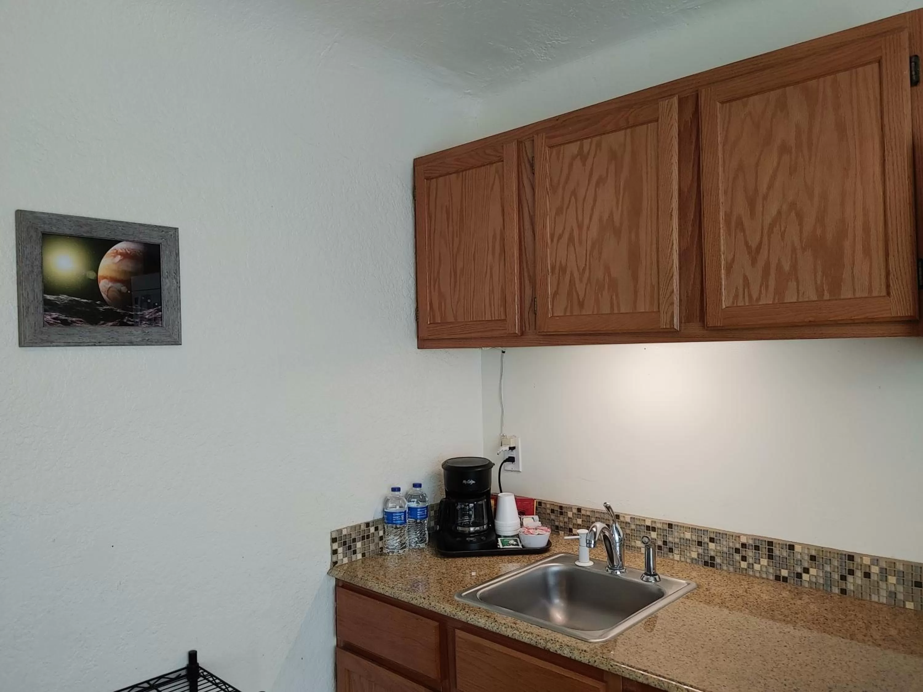 Kitchen/Kitchenette in Rocket Inn