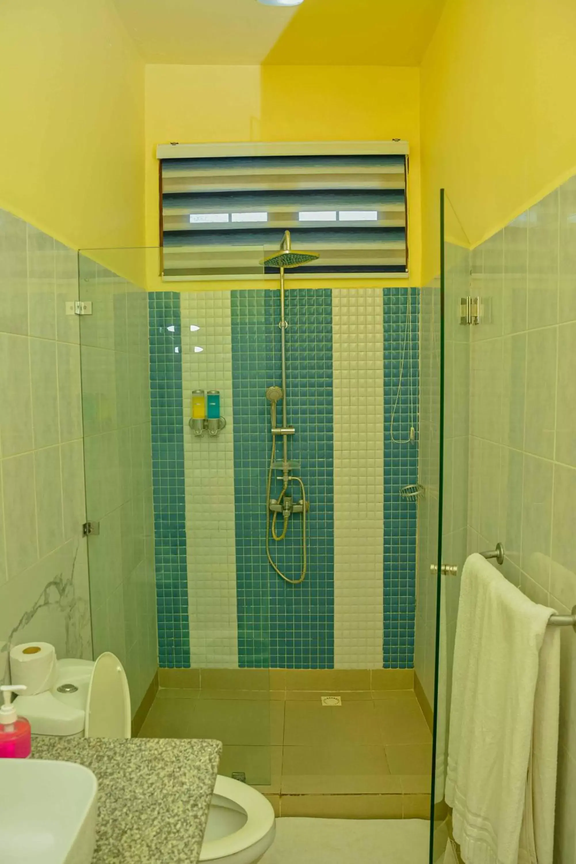 Shower, Bathroom in Jangwani Sea Breeze Resort
