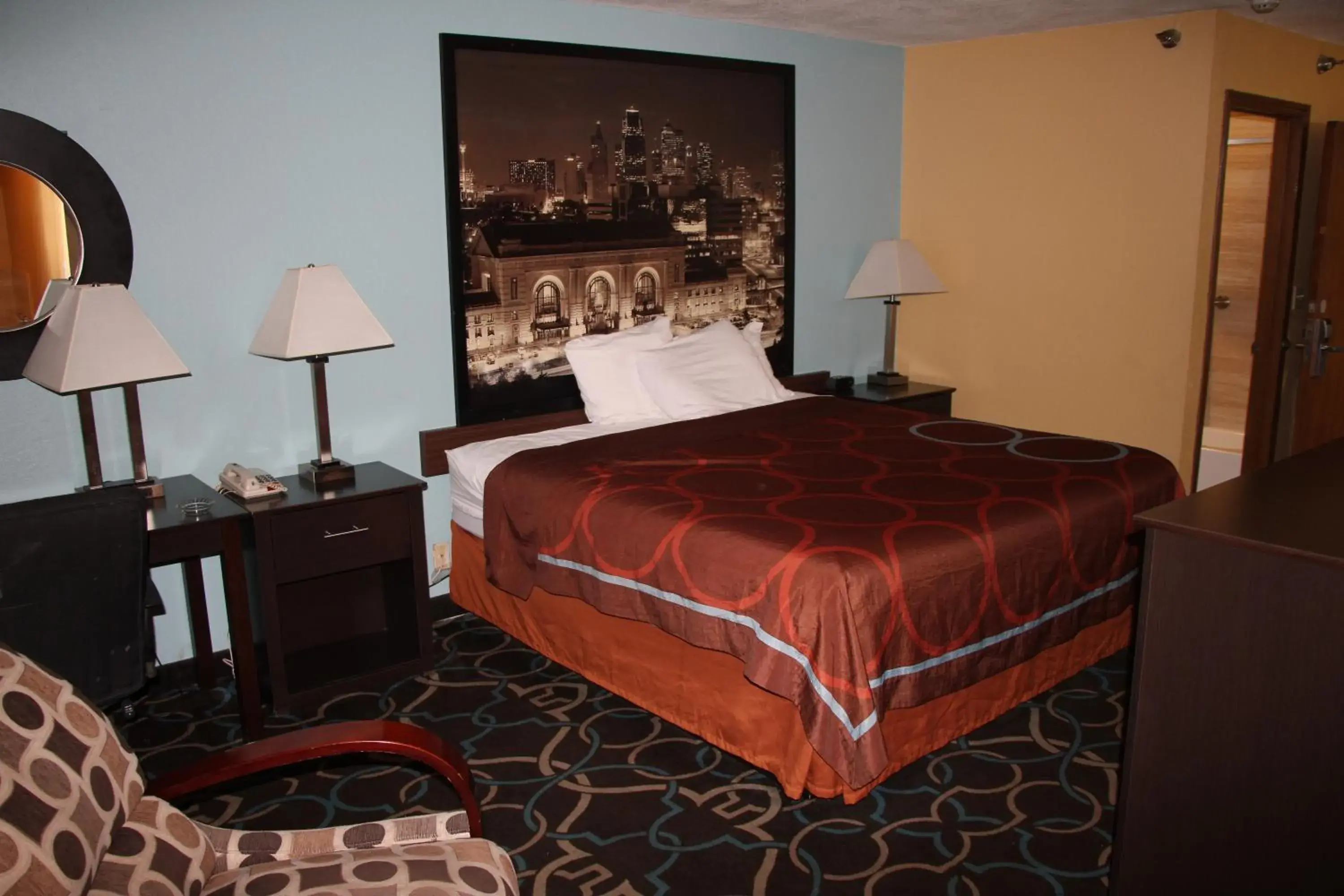 Bedroom, Bed in Super 8 by Wyndham Kansas City