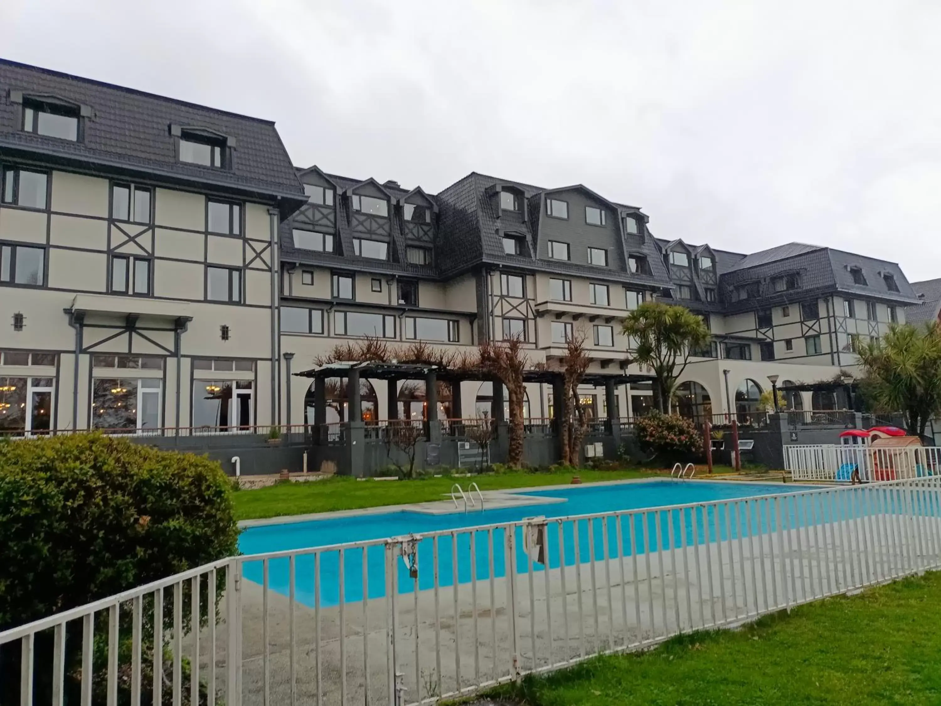 Property building, Swimming Pool in Hotel Enjoy Pucon