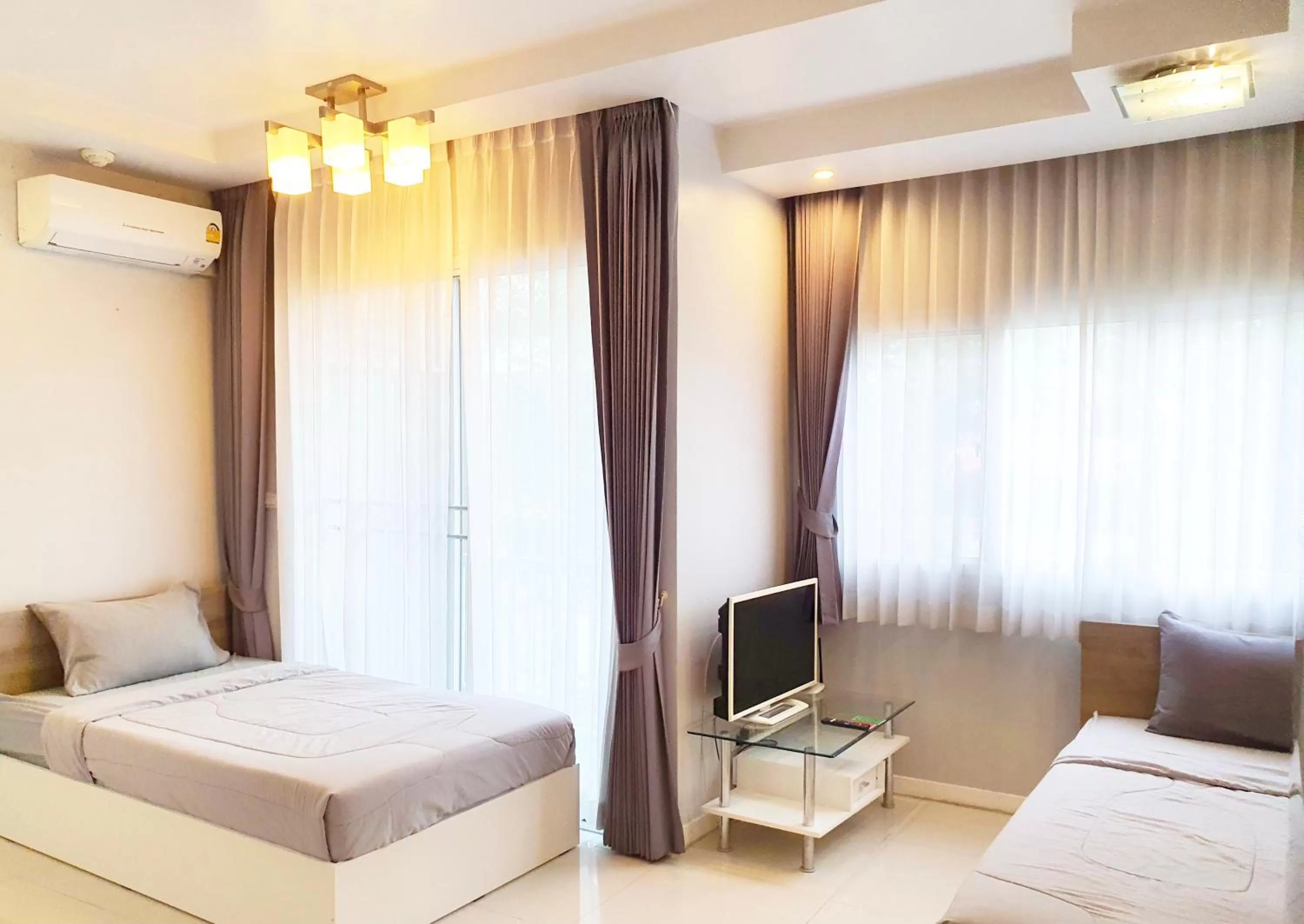 Small Twin Room in The Sriracha Residence