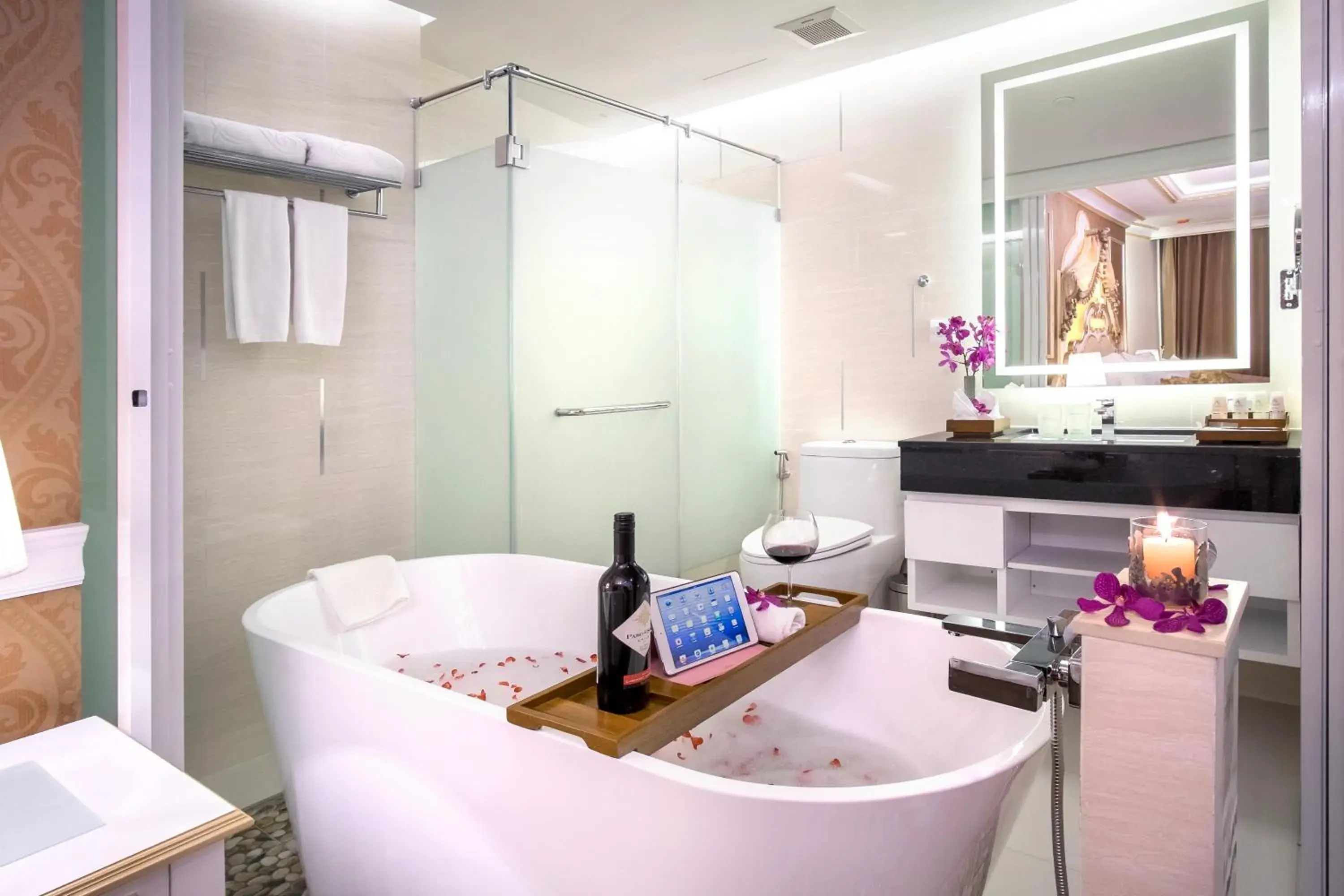 Shower, Bathroom in Amaranta Hotel - SHA Plus