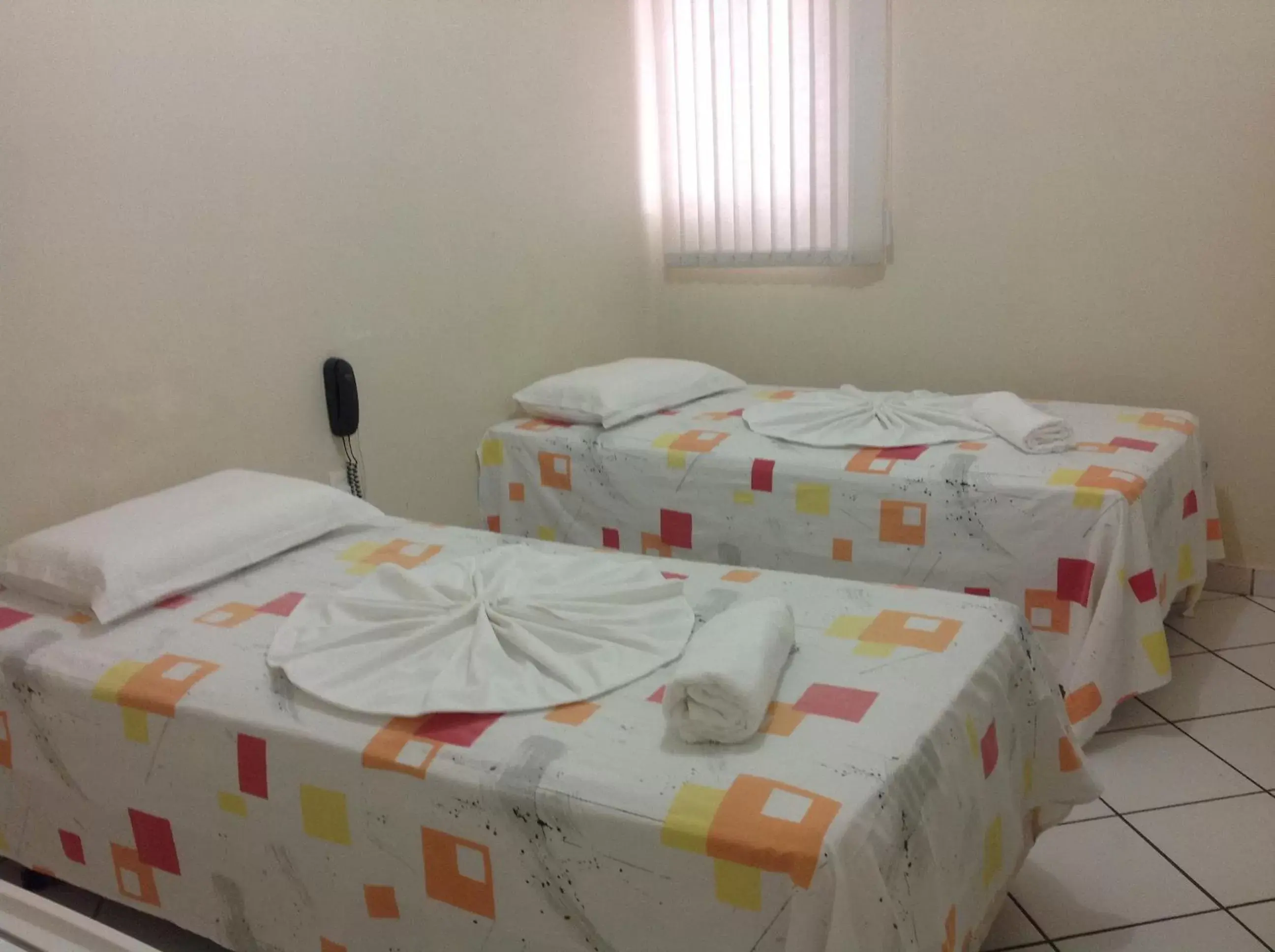 Triple Room with Air Conditioning in Hotel Casa Blanca Triple Room with Air Conditioning in Hotel Casa Blanca