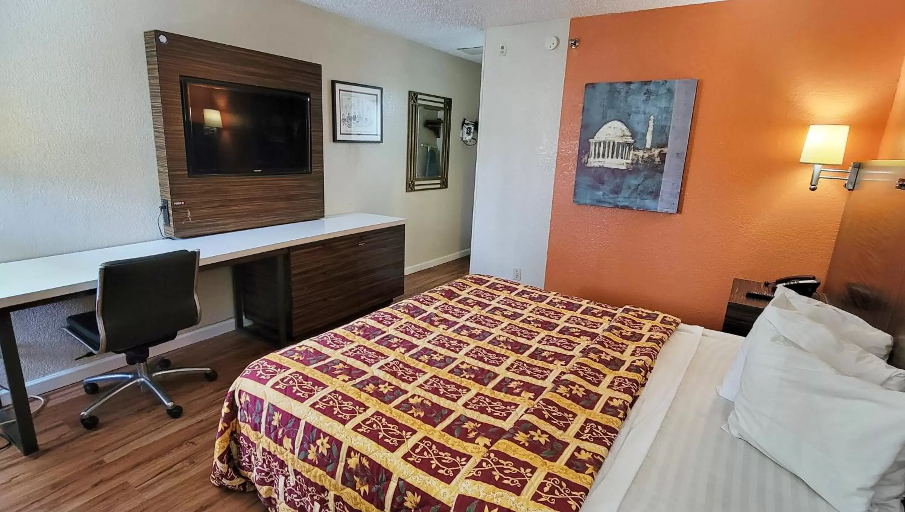 Photo of the whole room, Bed in Studios & Suites 4 Less Charlotte Photo of the whole room, Bed in Studios & Suites 4 Less Charlotte