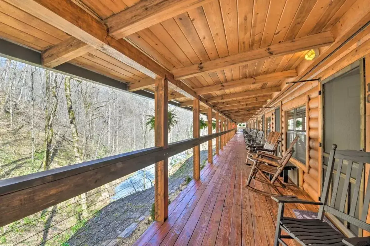 Balcony/Terrace in The Lodge Nantahala River