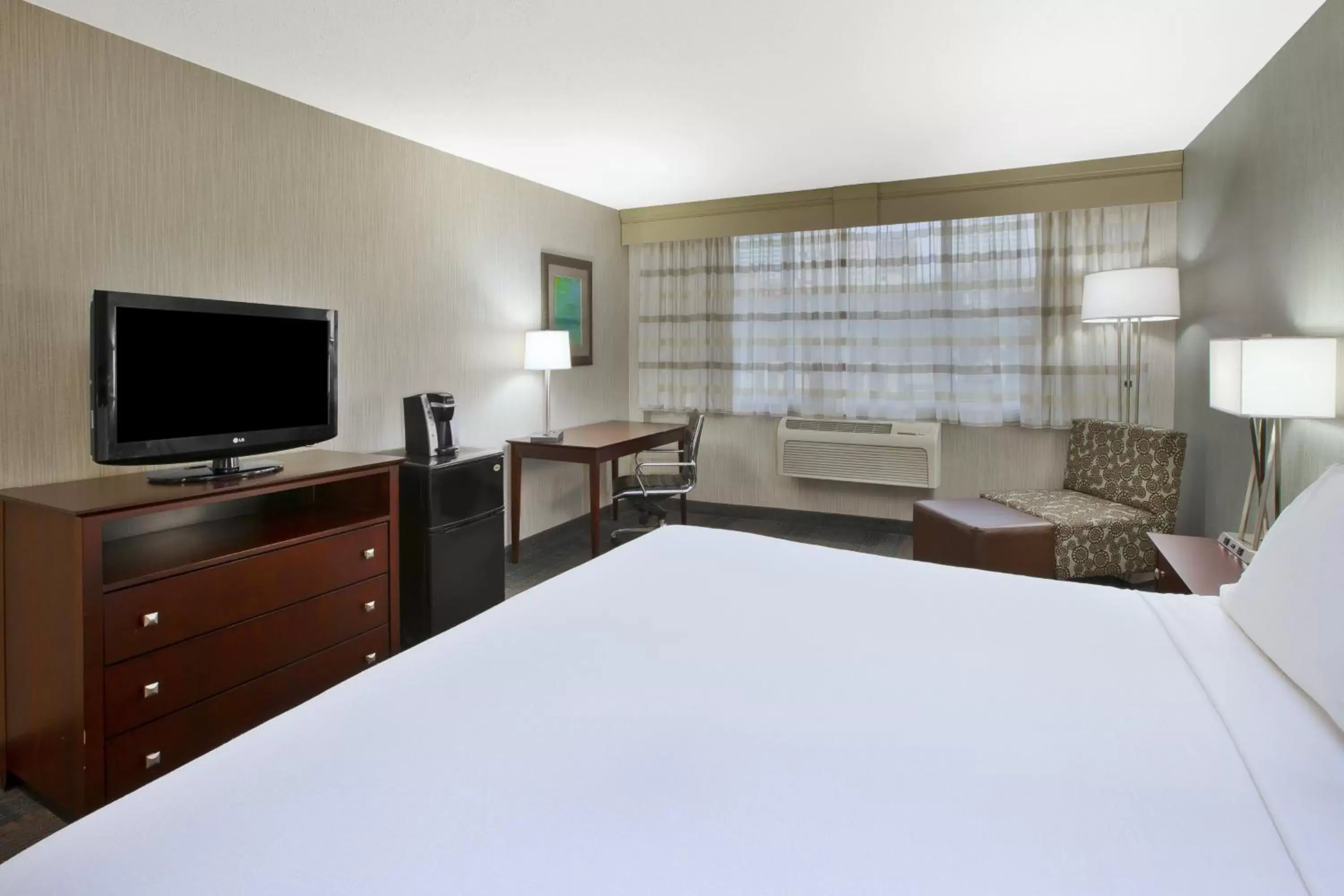 Photo of the whole room in Holiday Inn Columbus Dwtn-Capitol Square, an IHG Hotel