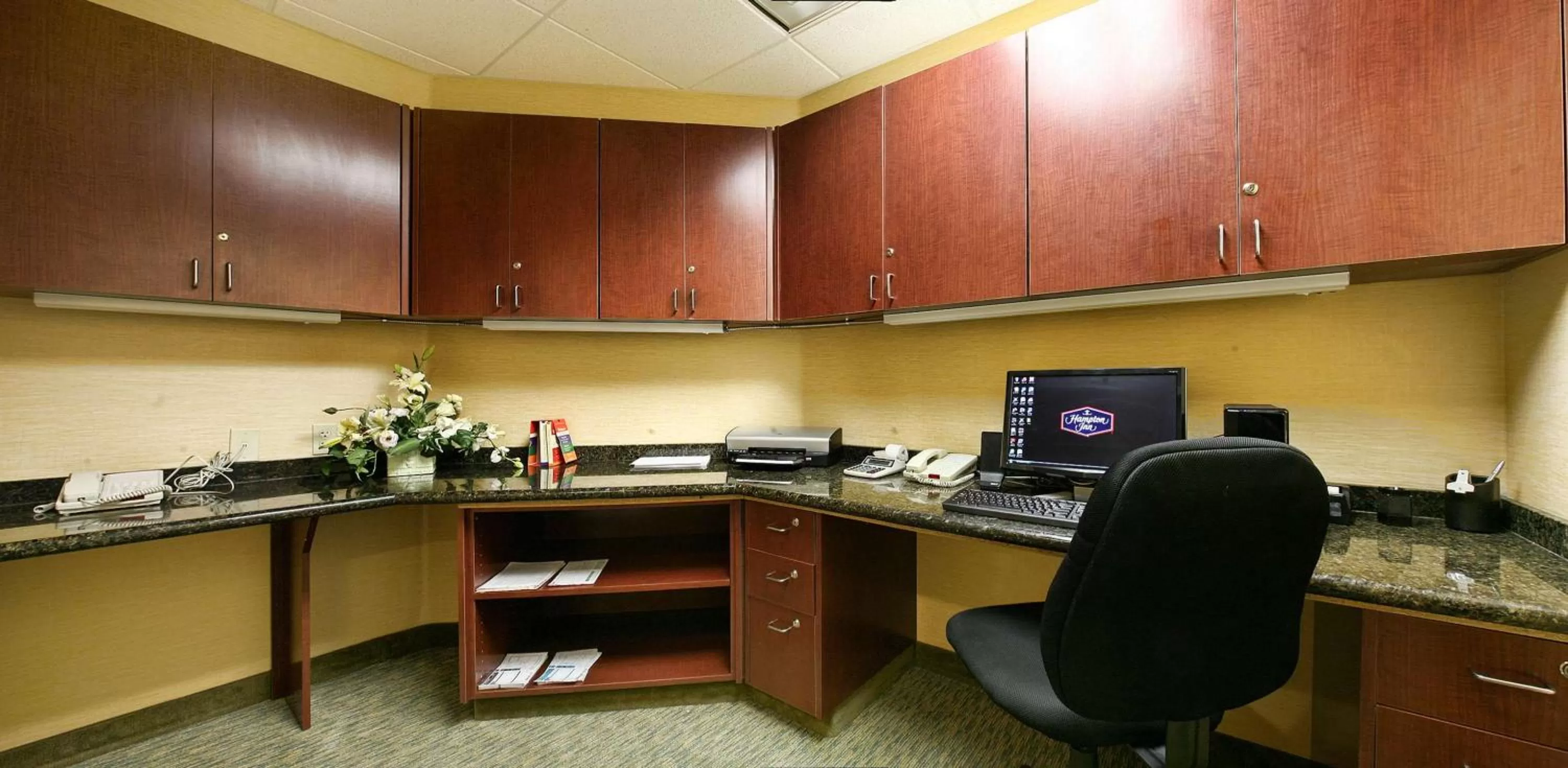 Business facilities in Hampton by Hilton