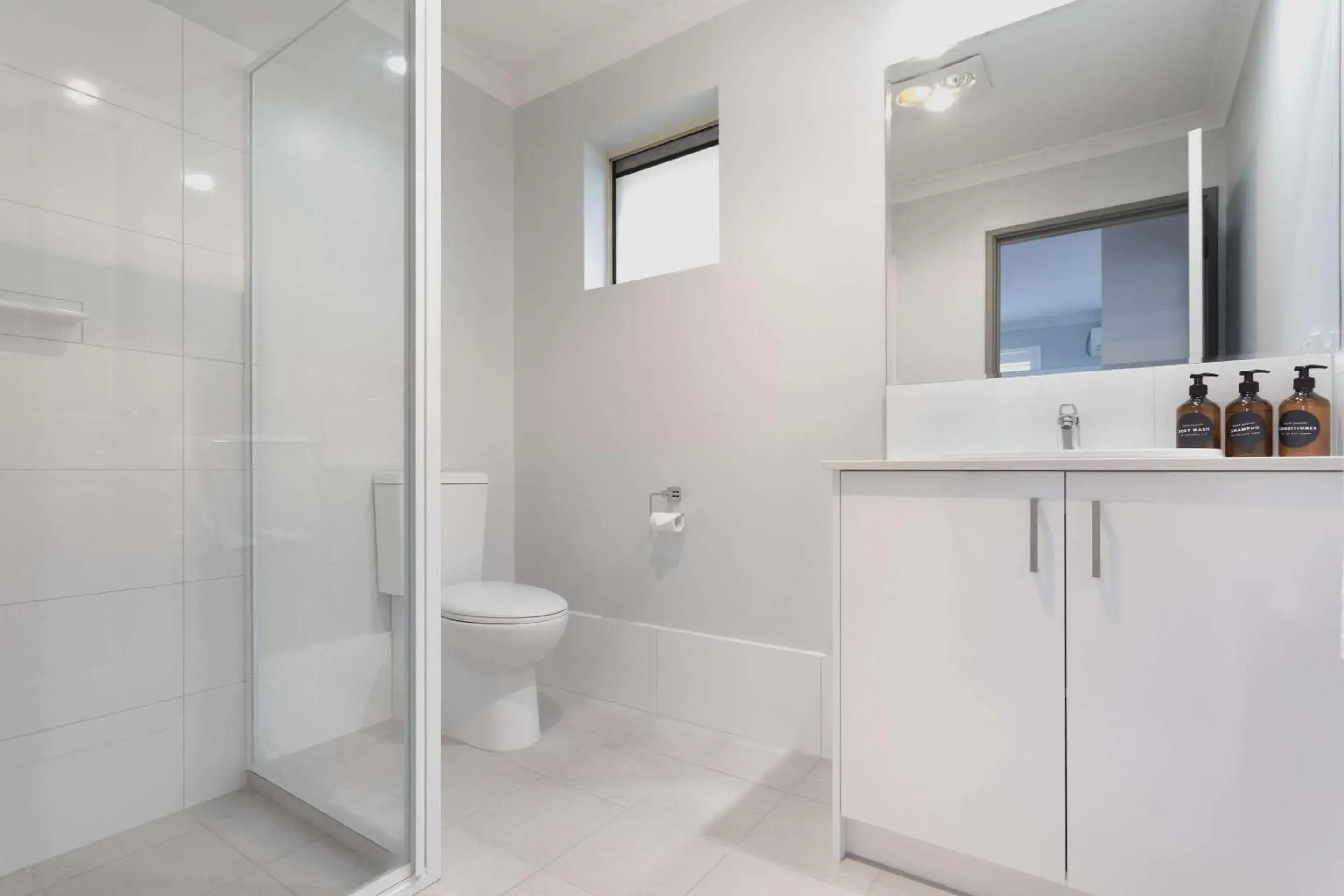 Bedroom, Bathroom in Quality Apartments Banksia Albany