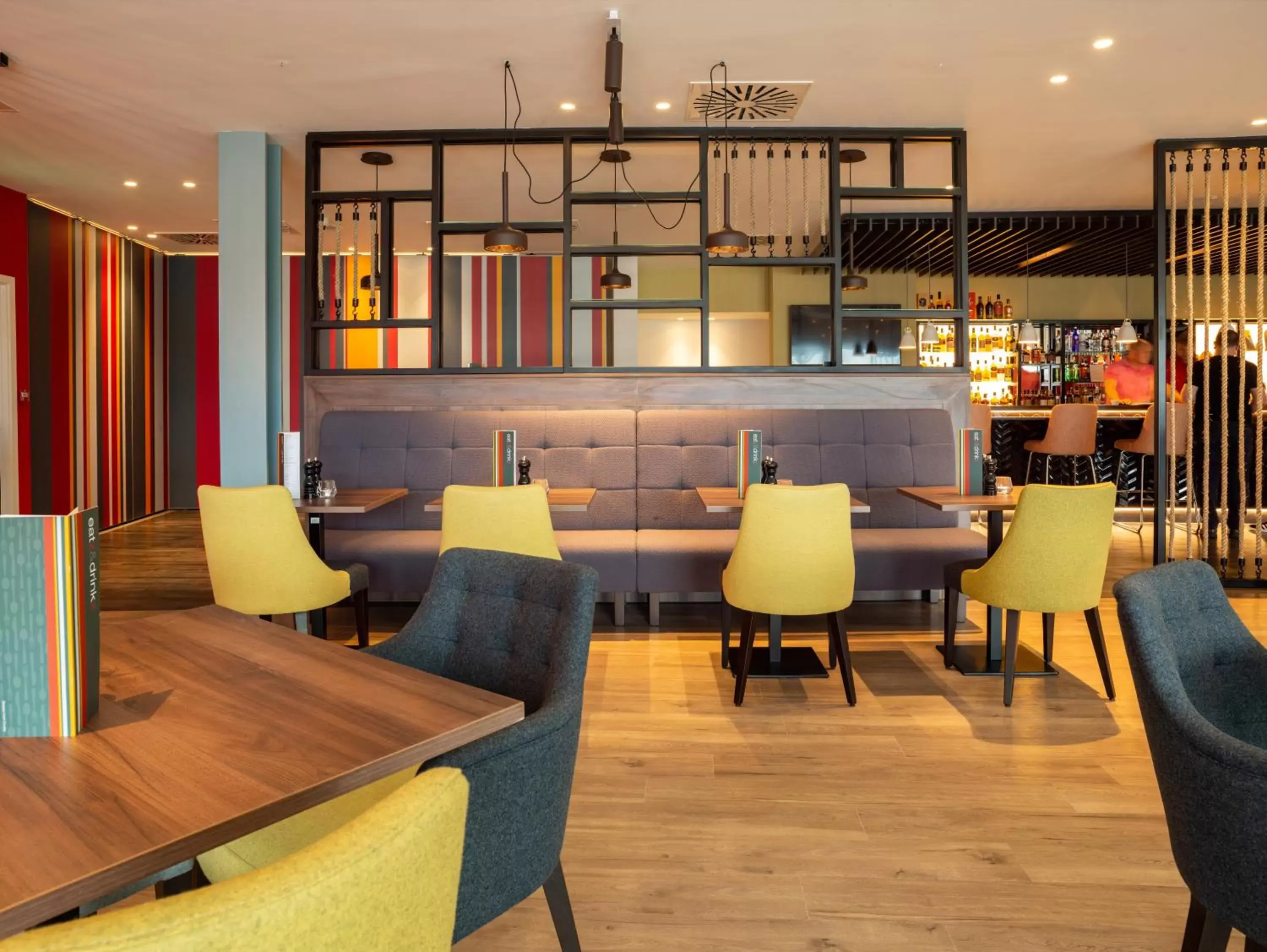 Restaurant/places to eat, Lounge/Bar in Sleeperz Hotel Dundee
