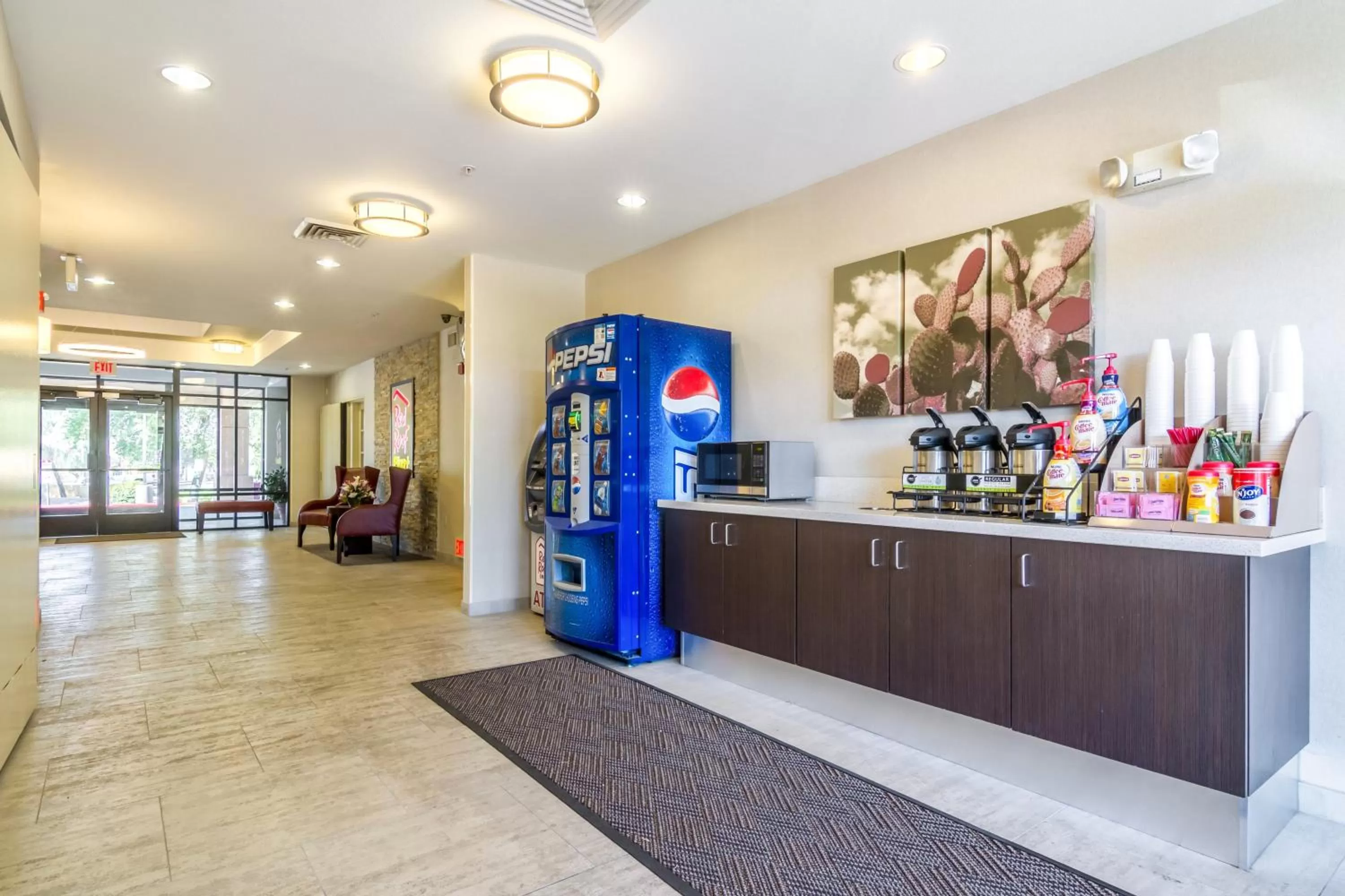 Lobby or reception in Red Roof Inn PLUS+ Tempe - Phoenix Airport