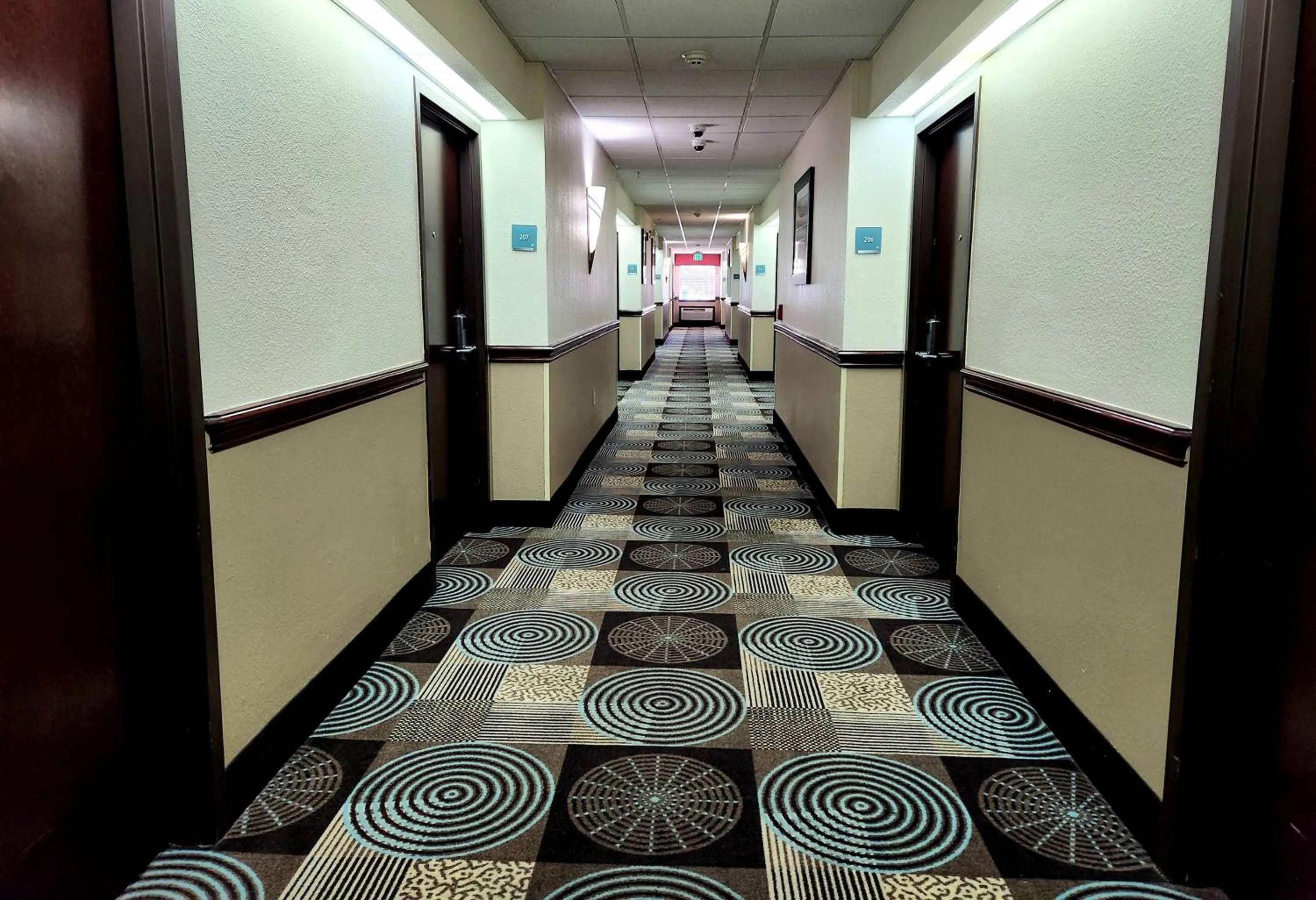 Lobby or reception in Days Inn & Suites by Wyndham Sam Houston Tollway