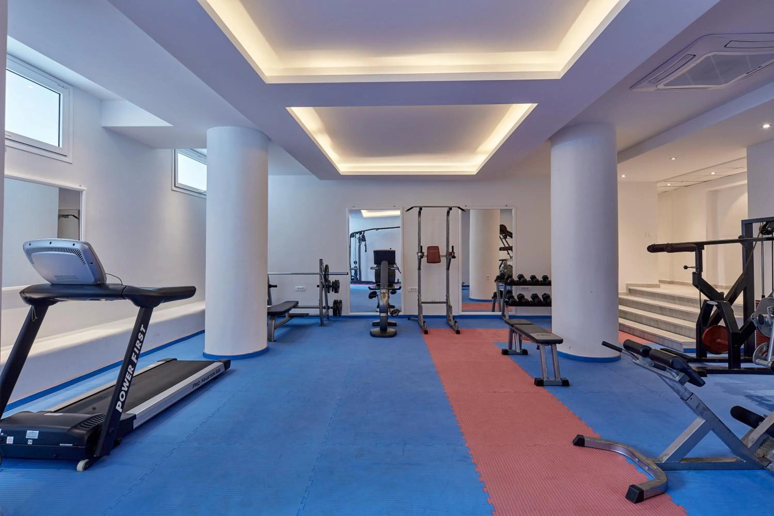 Fitness centre/facilities in Santorini Palace