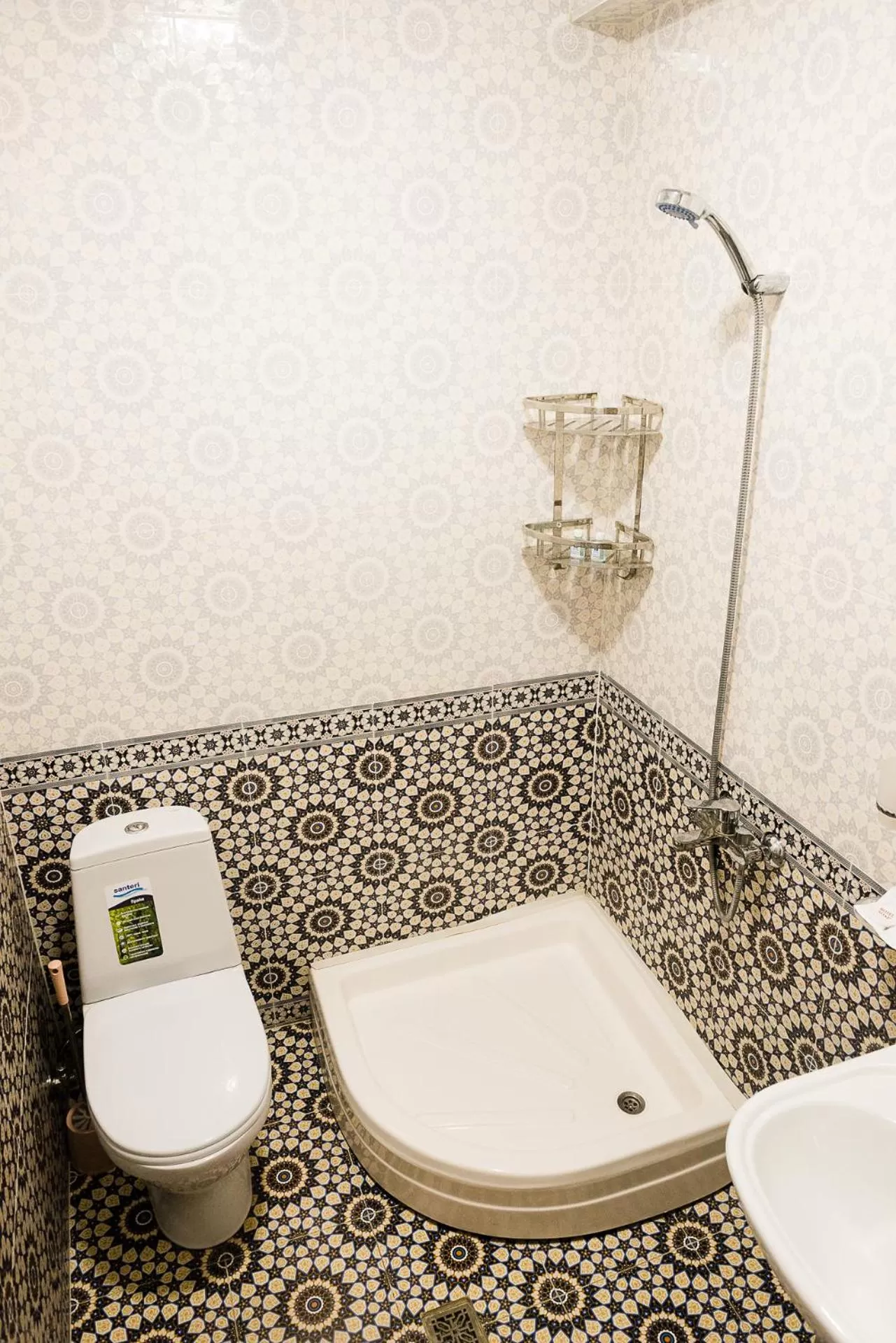 Bathroom in Durdona hotel