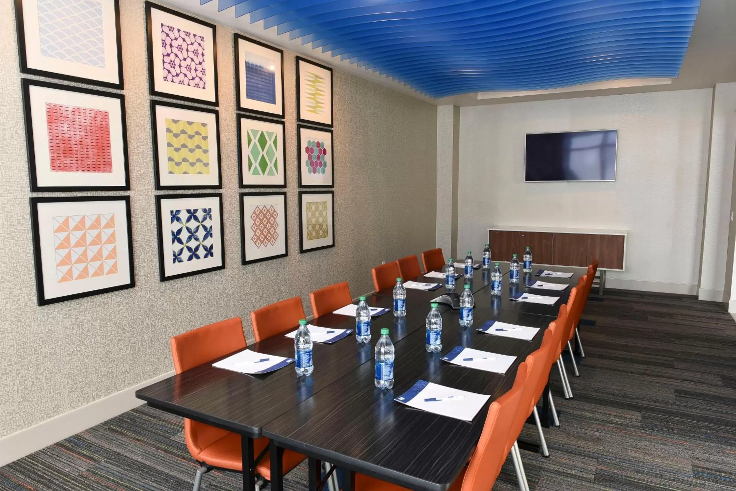 Meeting/conference room in Holiday Inn Express & Suites - Madisonville, an IHG Hotel