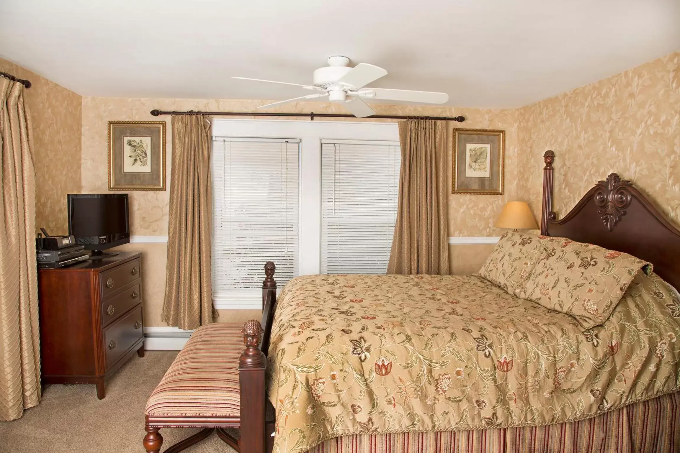 Bedroom, Bed in Glynn House Inn