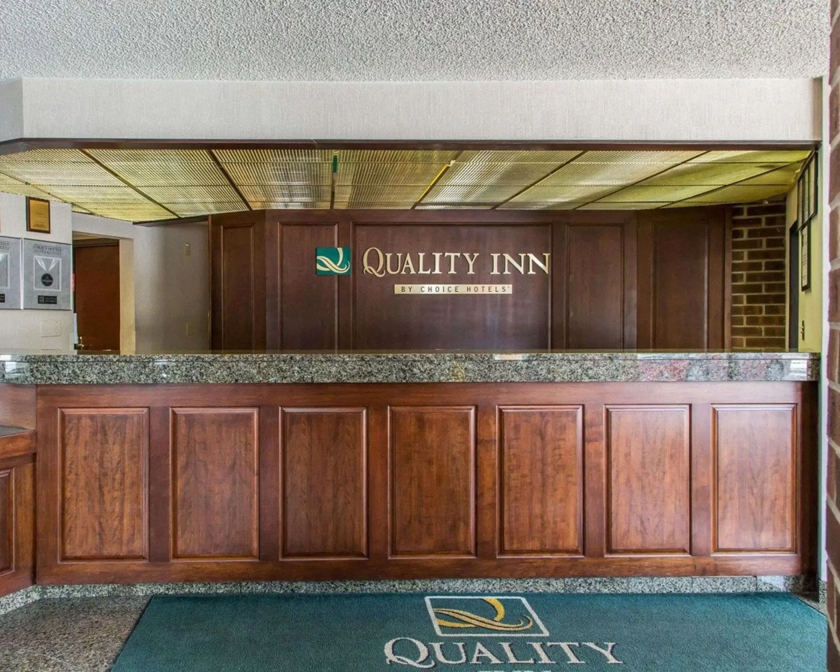 Lobby or reception, Lobby/Reception in Quality Inn Schaumburg - Chicago near the Mall