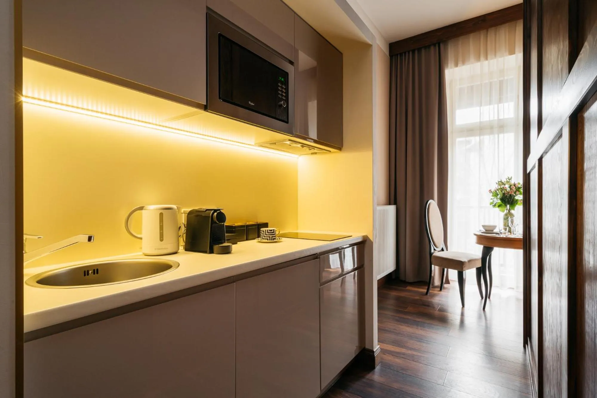 Kitchen or kitchenette in Topolowa Residence - LoftAffair Collection