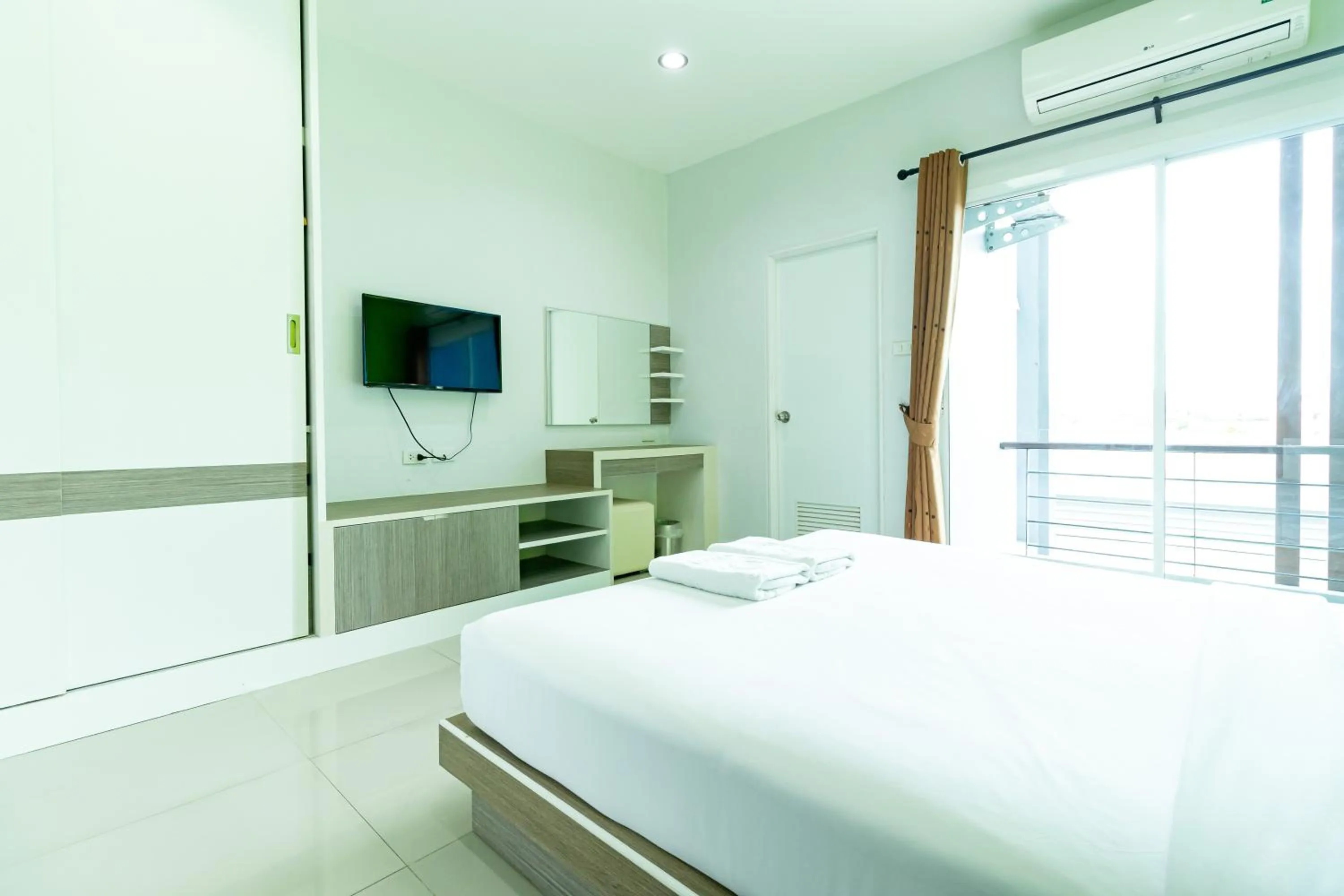 Bedroom, Bed in Udee Living Place