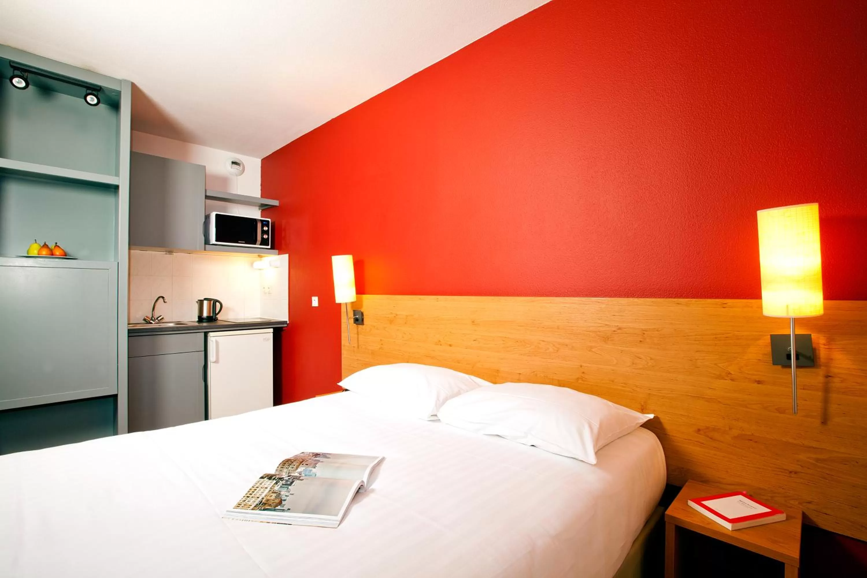 Bedroom, Bed in Séjours & Affaires Lyon Saxe-Gambetta