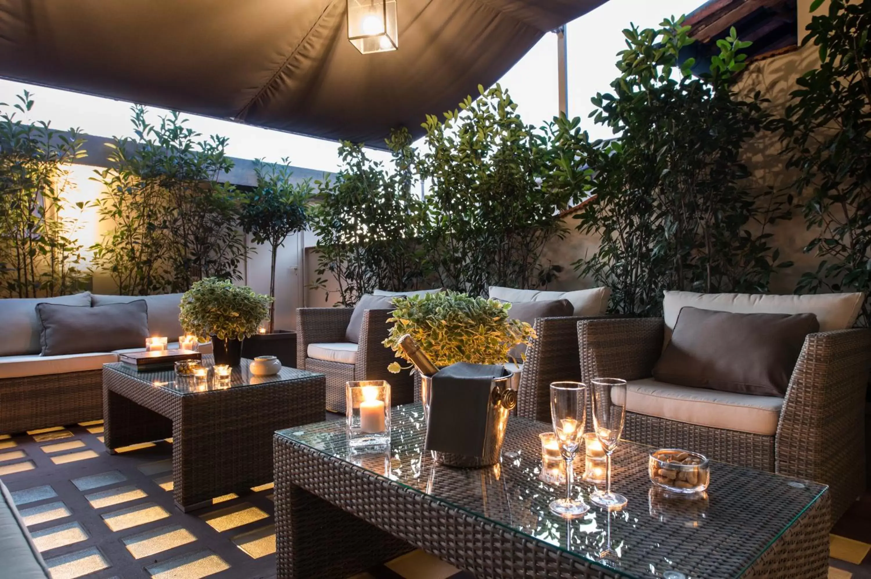 Patio, Restaurant/Places to Eat in Tornabuoni Suites Collection Residenza D'Epoca