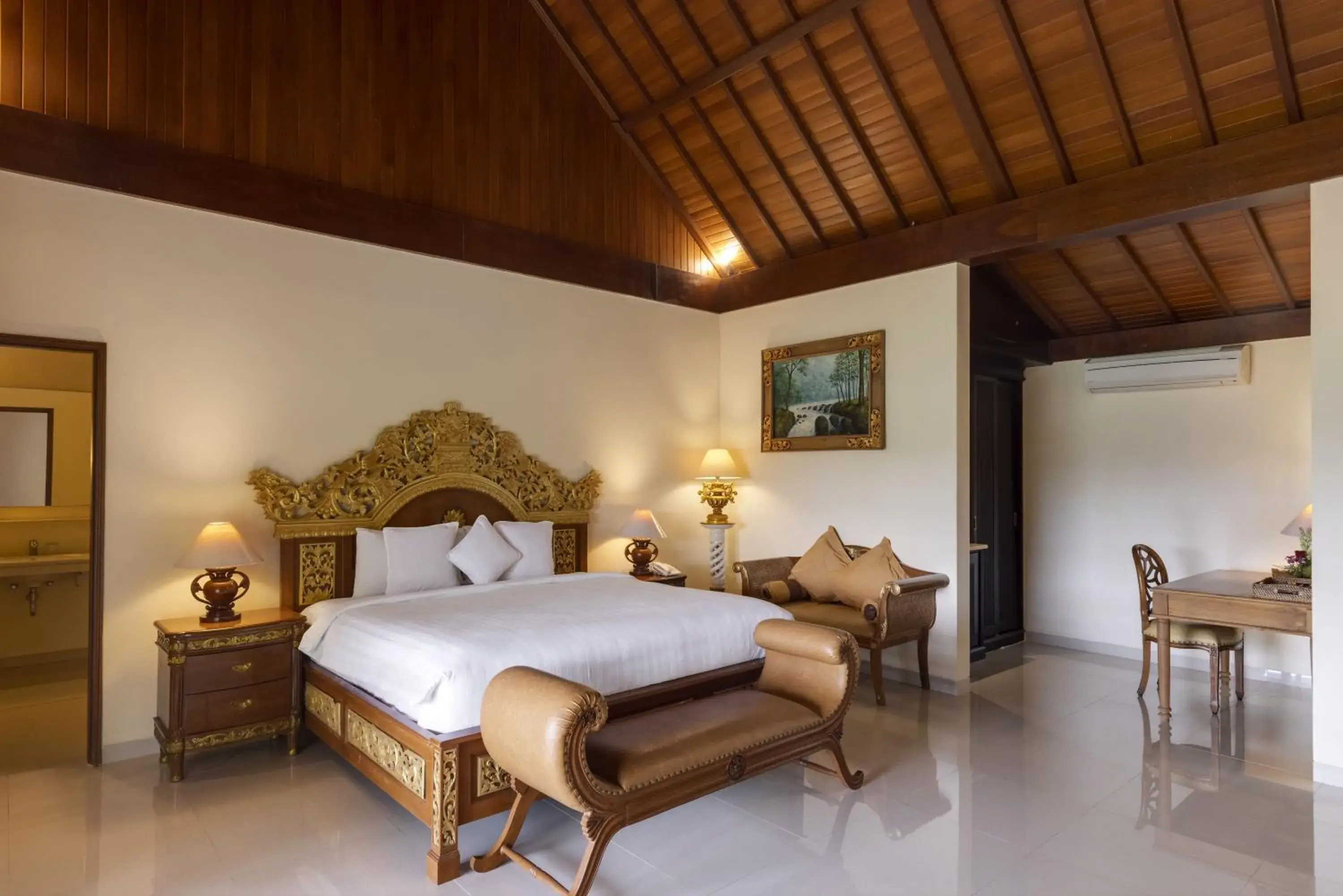 Bed in Rijasa Agung Resort and Villas