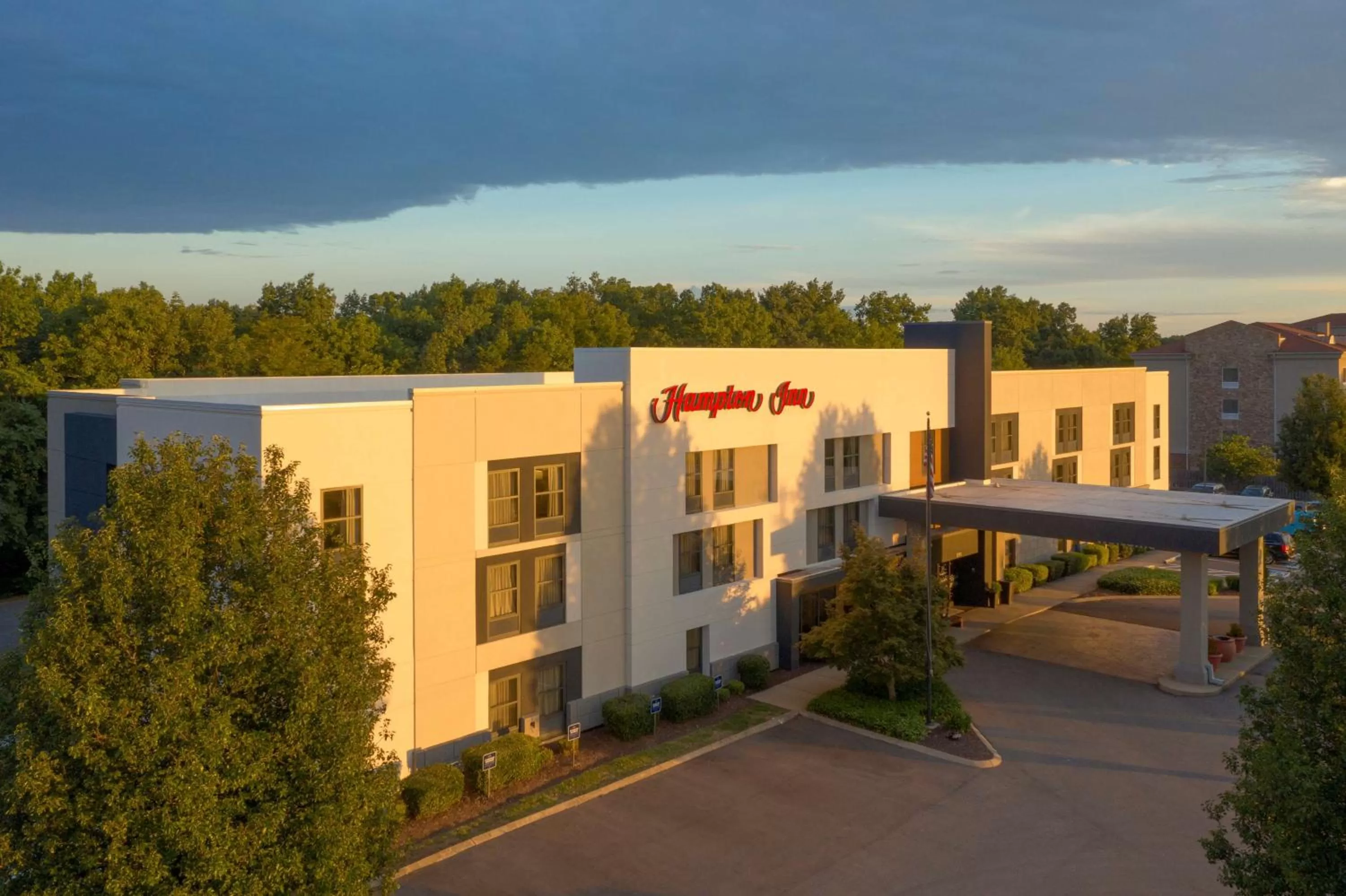 Property building in Hampton Inn Columbia