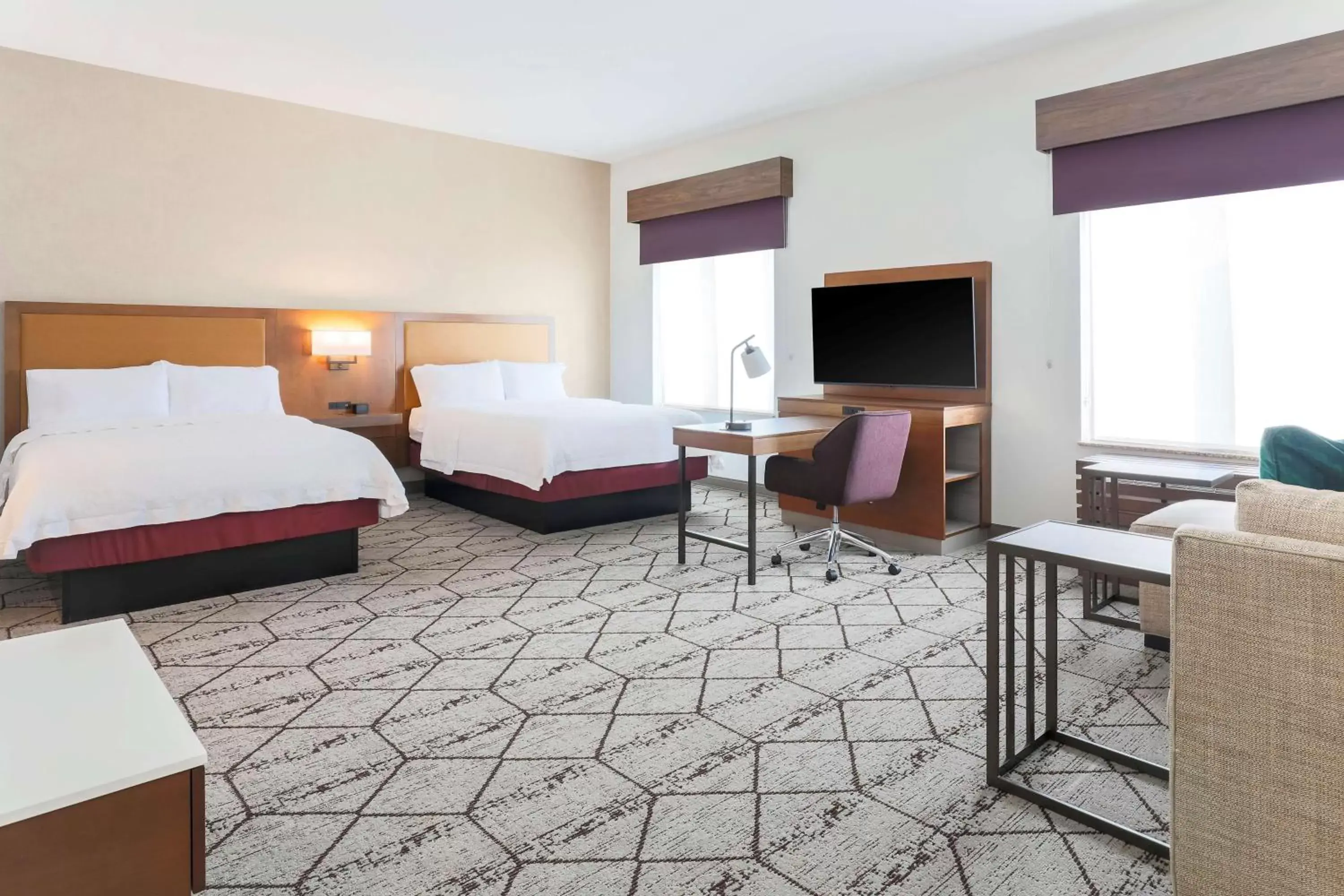 Bedroom in Hampton Inn & Suites Windsor-Sonoma Wine Country