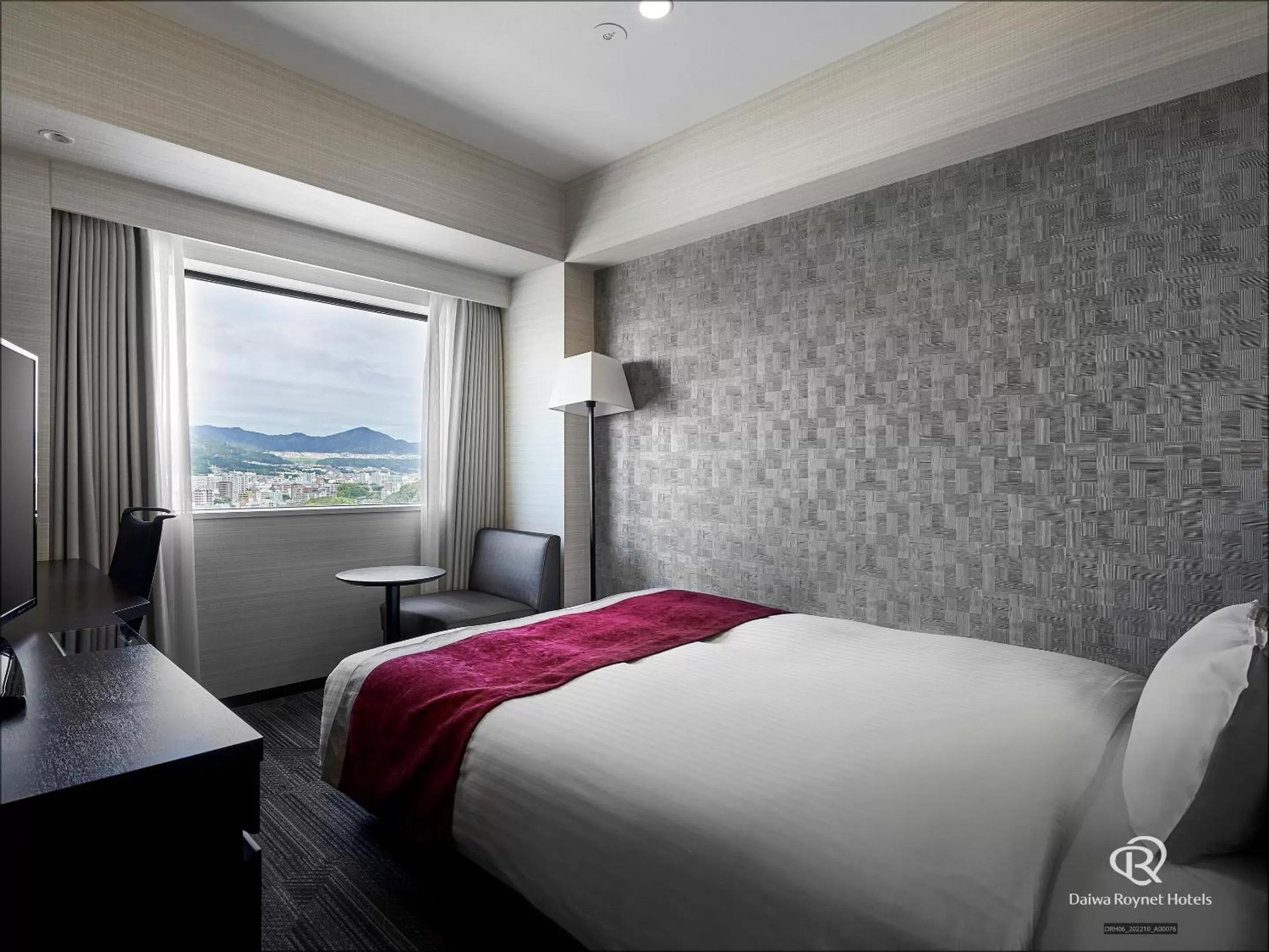 Bed in Daiwa Roynet Hotel Hiroshima-ekimae